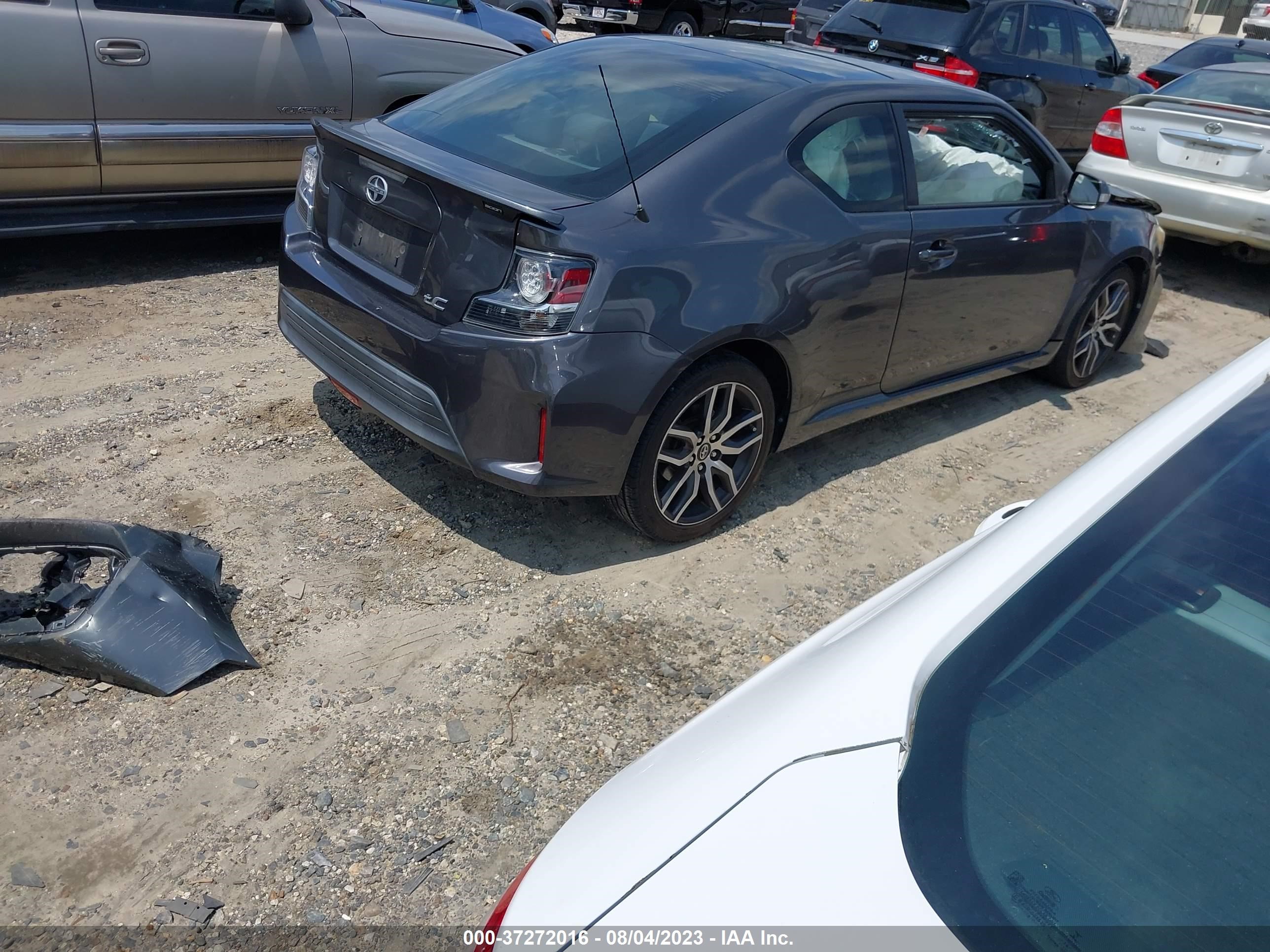 Photo 3 VIN: JTKJF5C71FJ001209 - SCION TC 