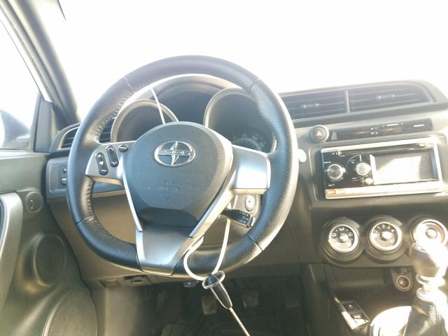 Photo 8 VIN: JTKJF5C72B3006823 - TOYOTA SCION TC 