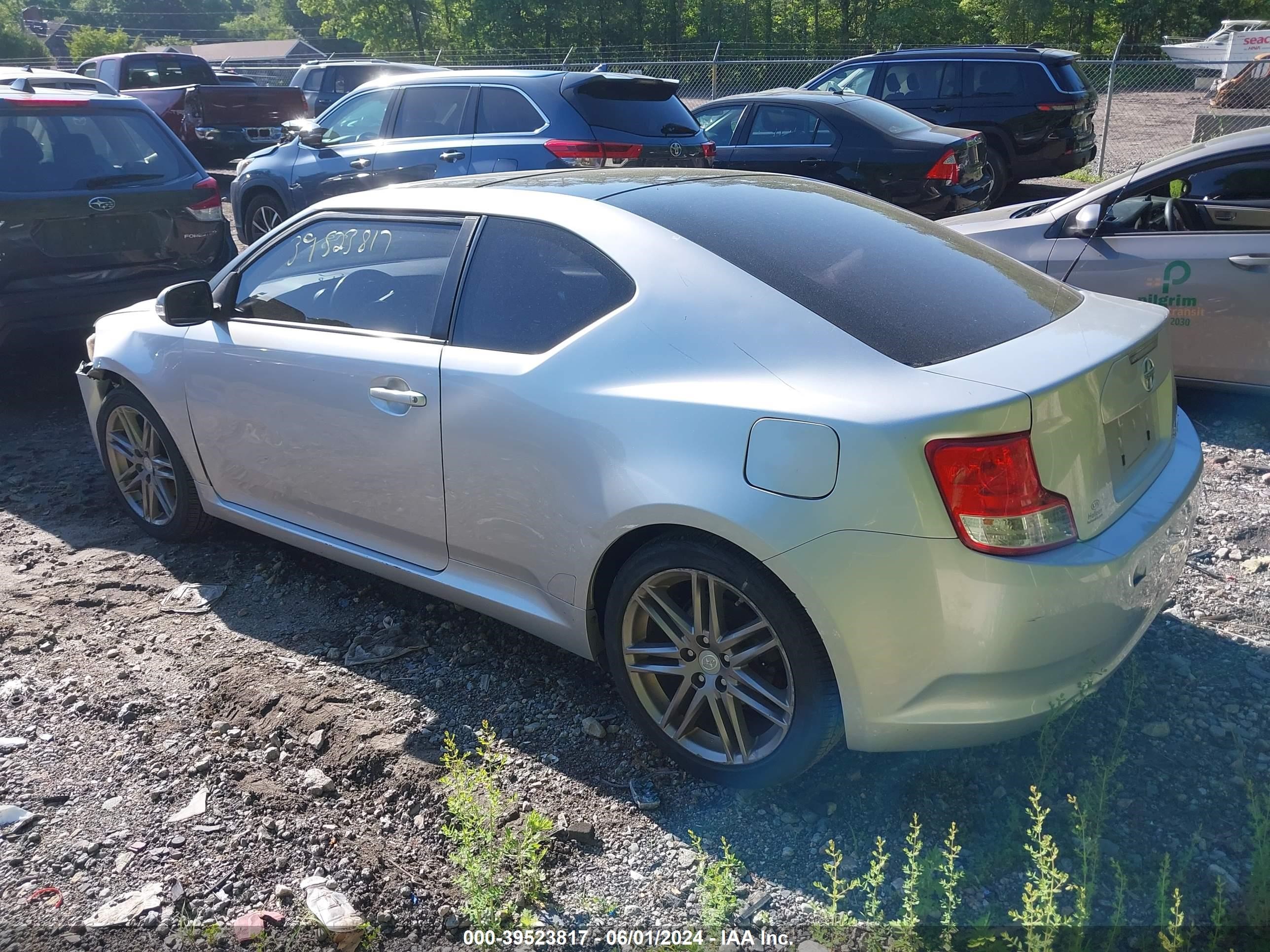 Photo 2 VIN: JTKJF5C72C3035451 - SCION TC 