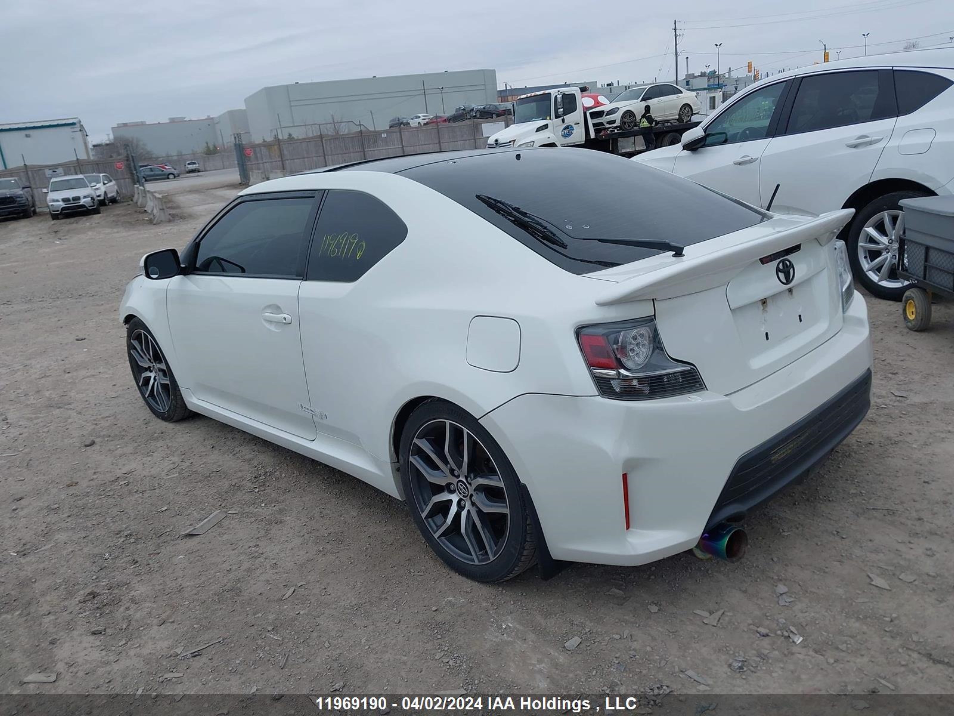 Photo 2 VIN: JTKJF5C72FJ011182 - TOYOTA NULL 