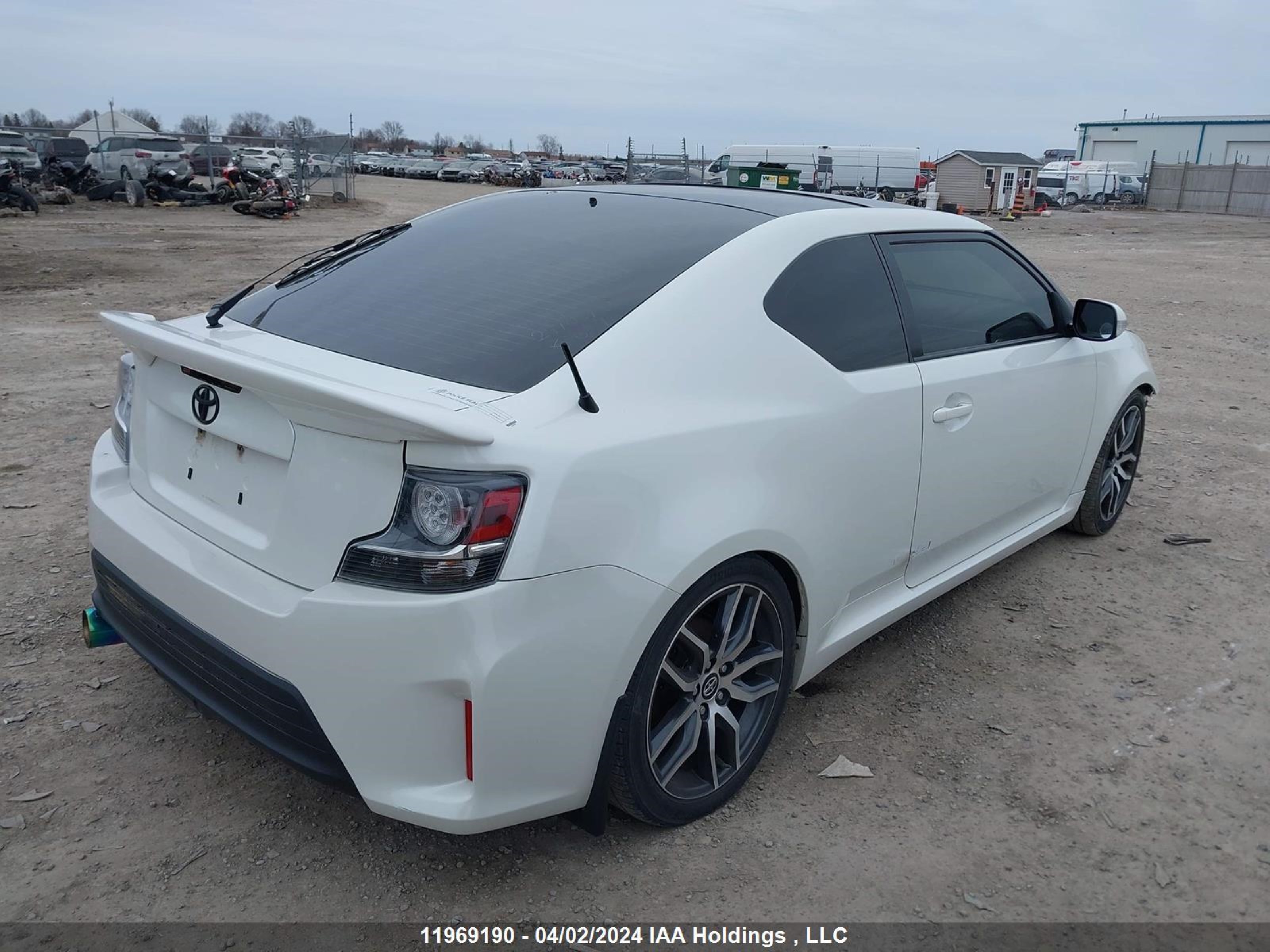 Photo 3 VIN: JTKJF5C72FJ011182 - TOYOTA NULL 