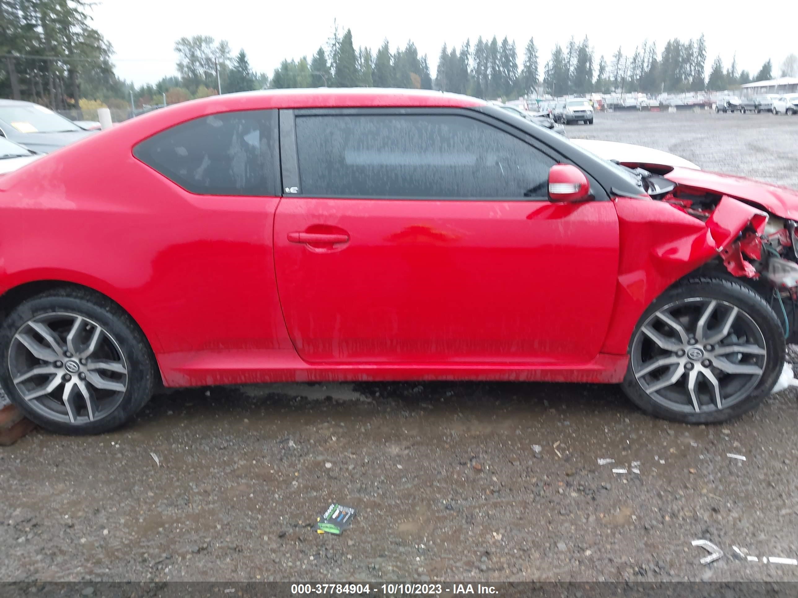 Photo 12 VIN: JTKJF5C72GJ022720 - SCION TC 