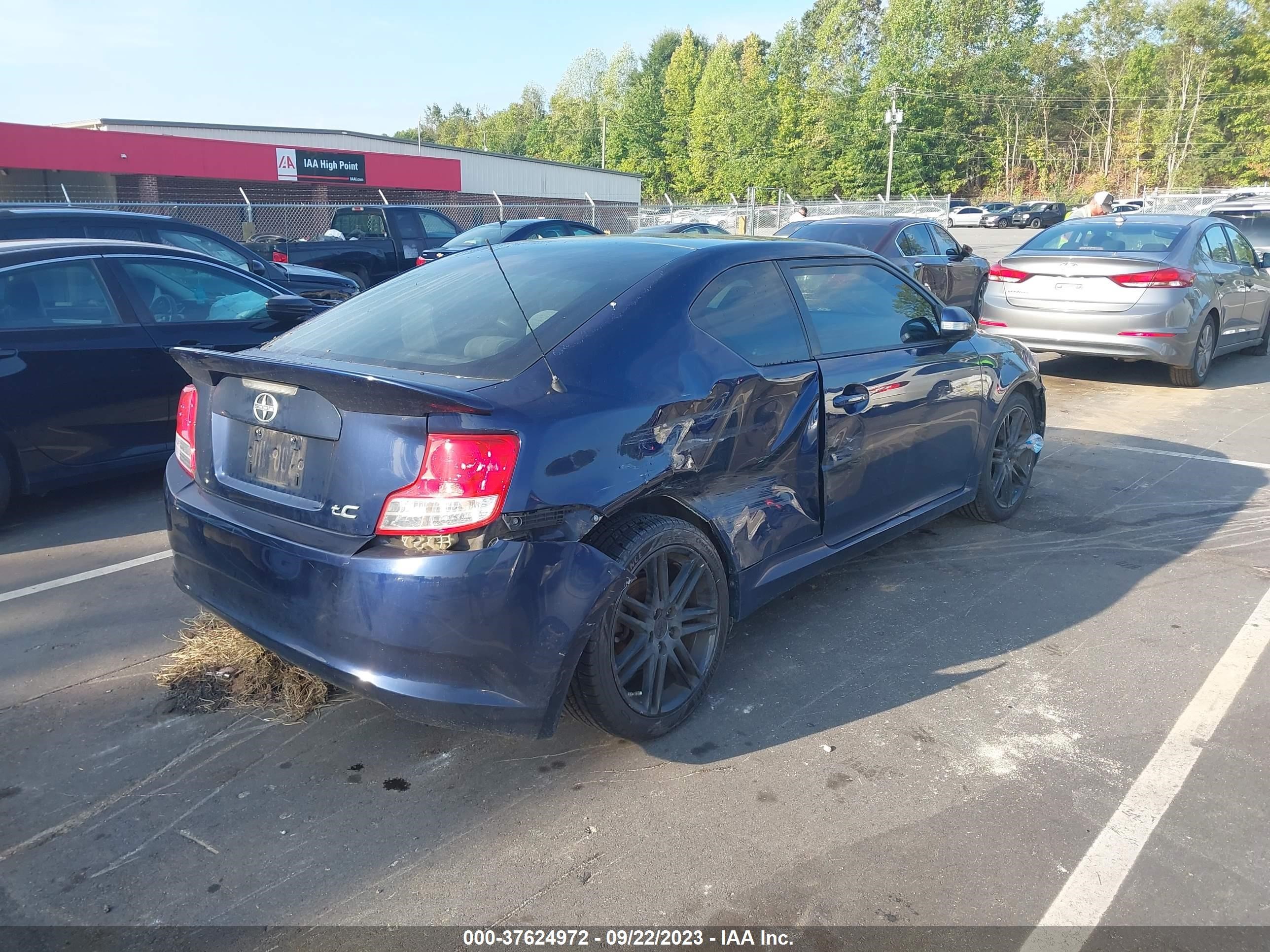 Photo 3 VIN: JTKJF5C74D3062118 - SCION TC 