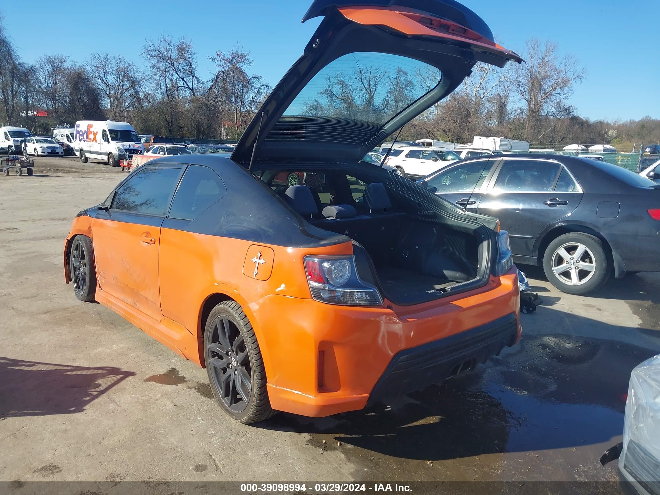 Photo 2 VIN: JTKJF5C74FJ007554 - SCION TC 