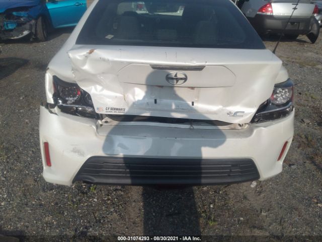 Photo 5 VIN: JTKJF5C74FJ012253 - SCION TC 