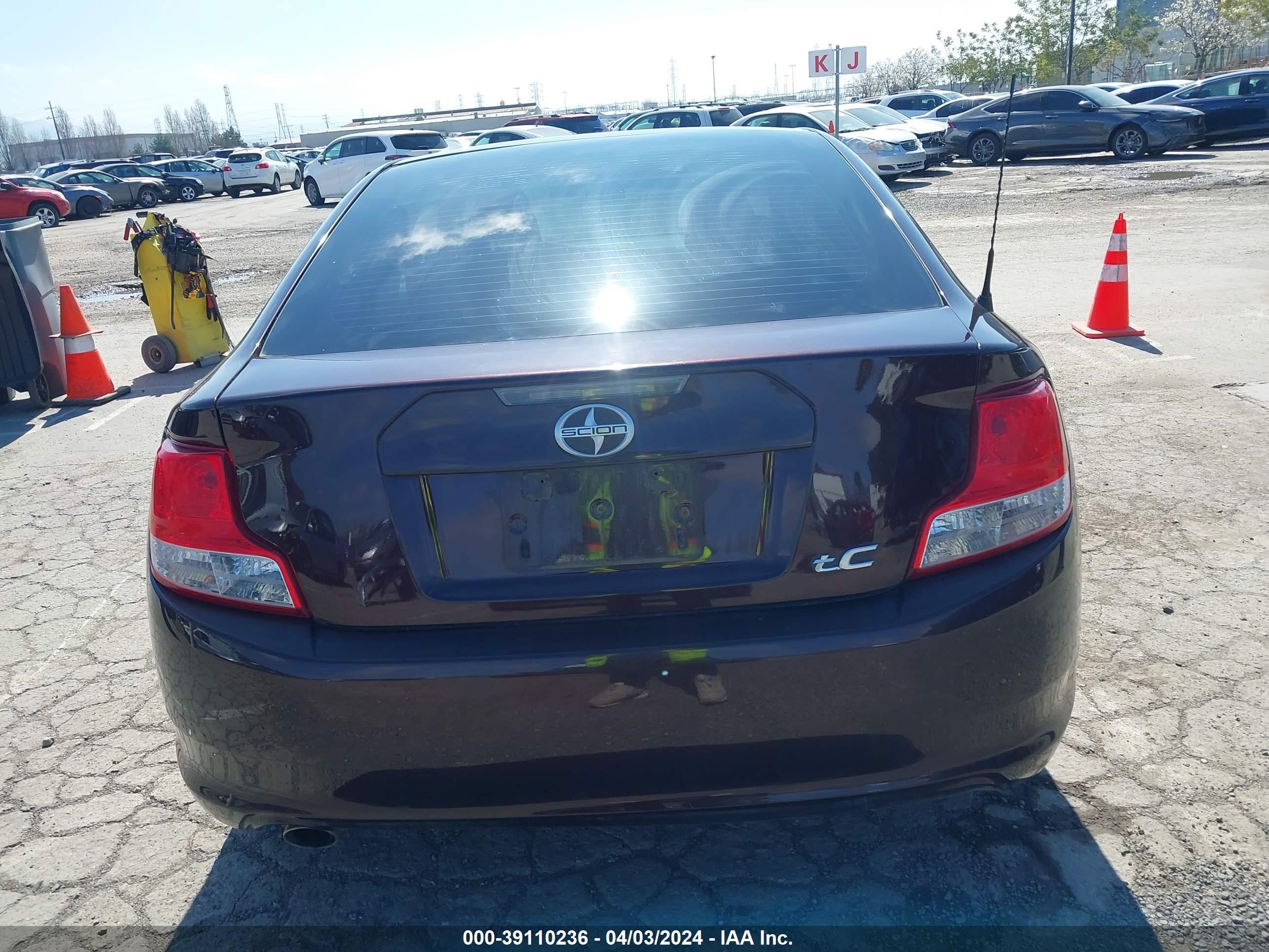 Photo 15 VIN: JTKJF5C75B3009747 - SCION TC 