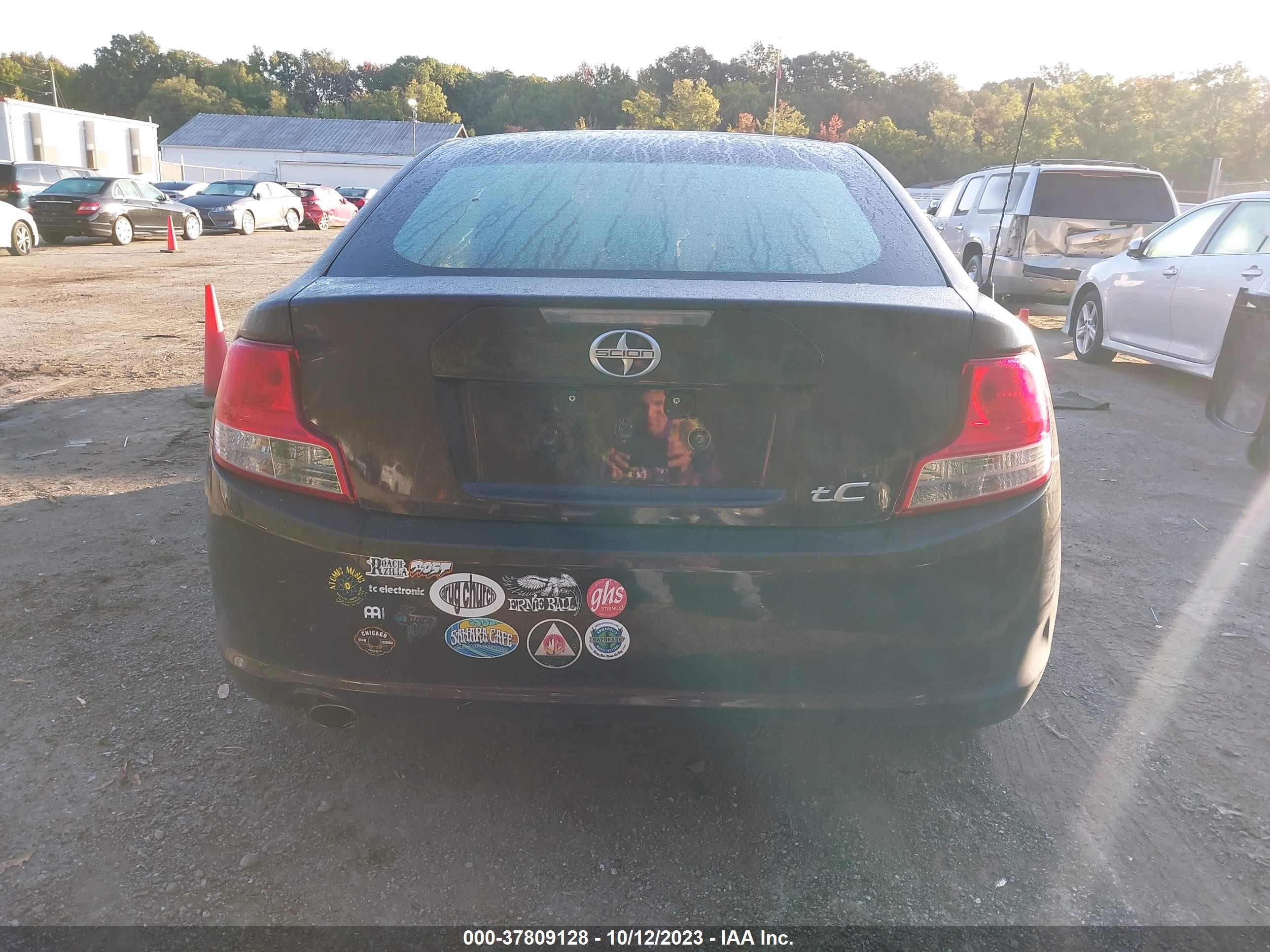 Photo 15 VIN: JTKJF5C75B3018674 - SCION TC 