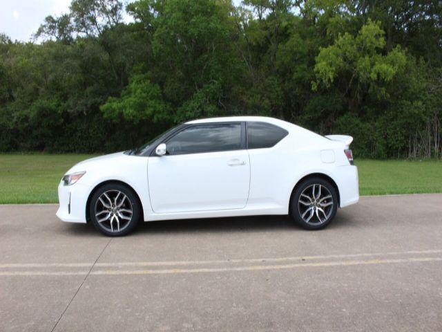 Photo 2 VIN: JTKJF5C75E3070309 - SCION TC 