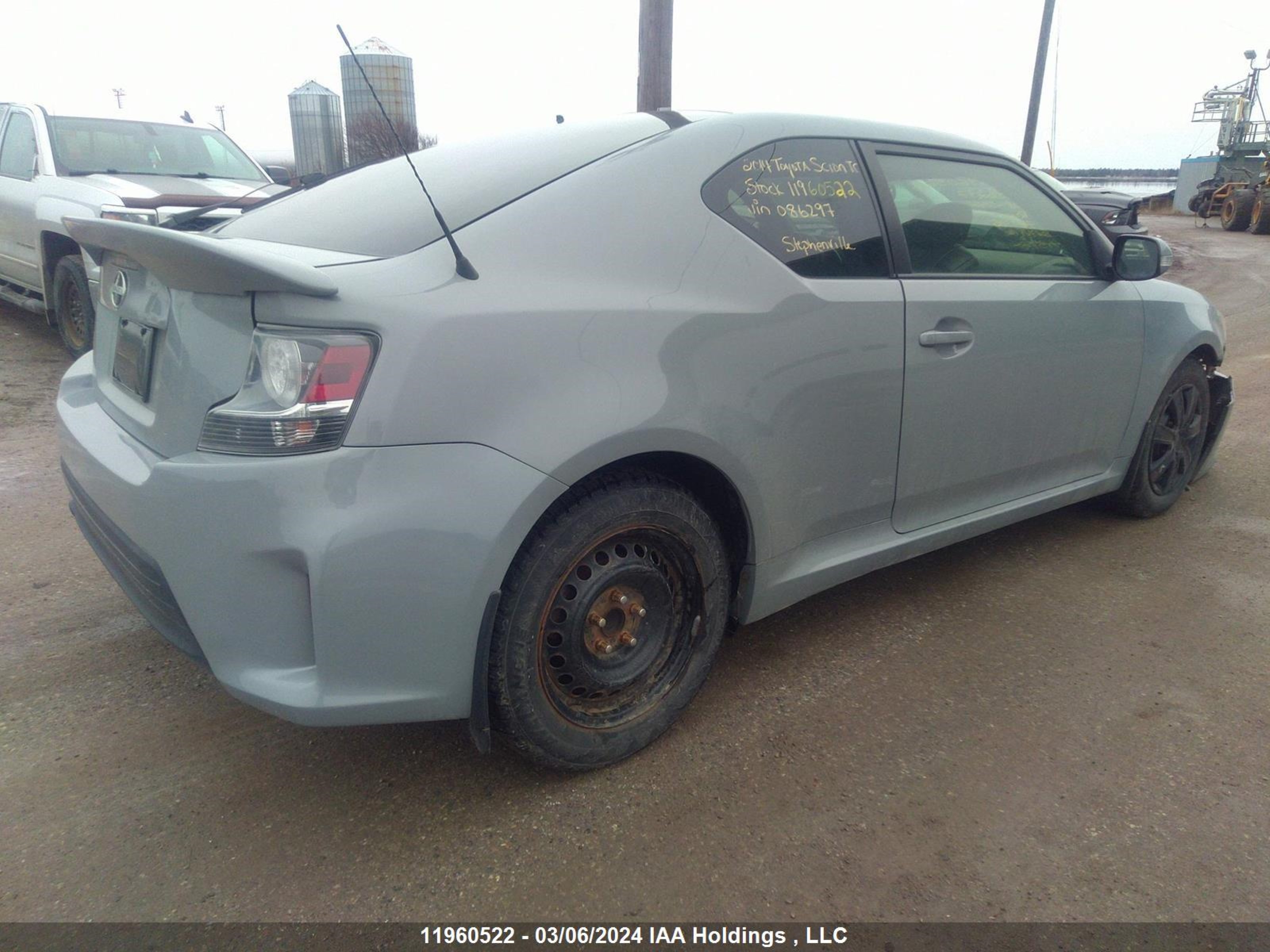 Photo 3 VIN: JTKJF5C75E3086297 - SCION TC 