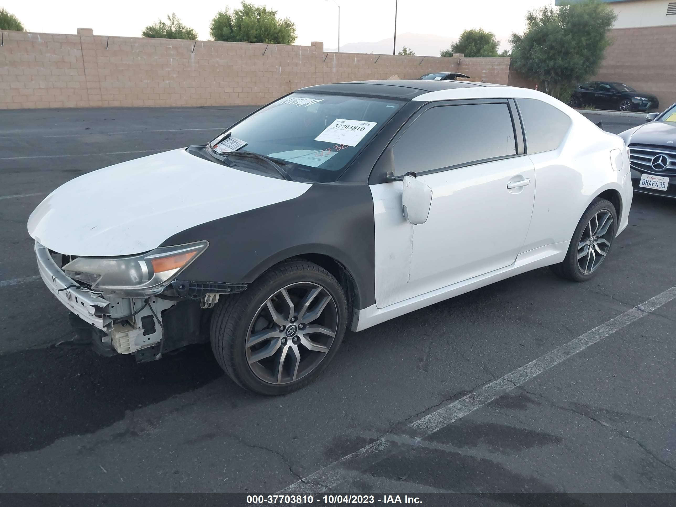 Photo 1 VIN: JTKJF5C75F3094238 - SCION TC 