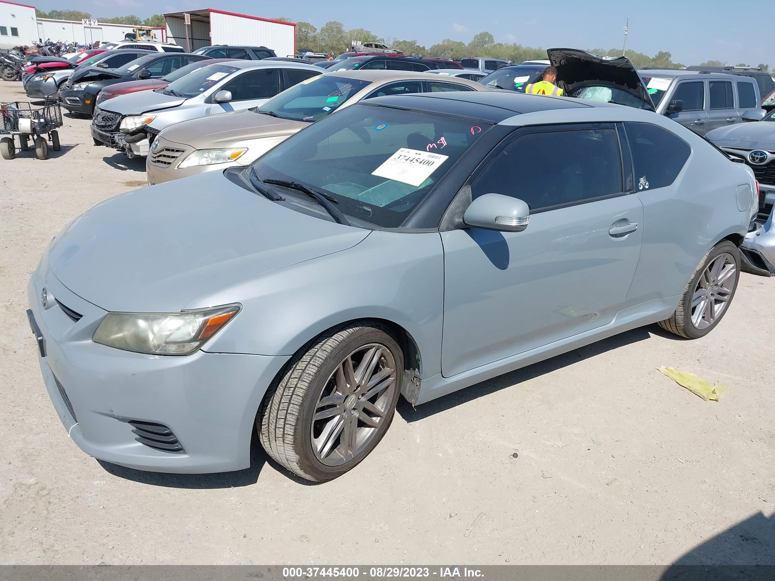 Photo 1 VIN: JTKJF5C76B3018585 - SCION TC 