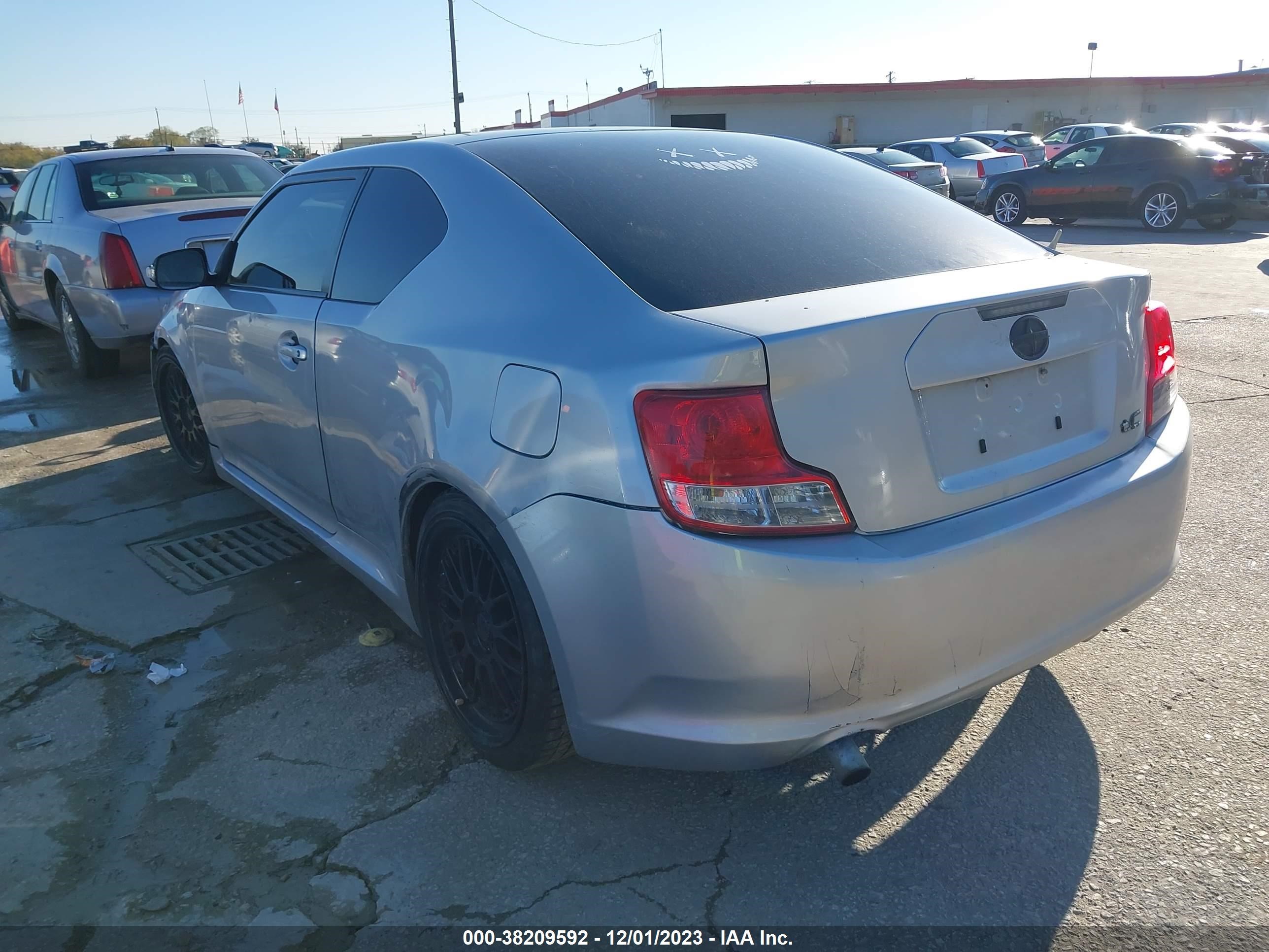 Photo 2 VIN: JTKJF5C76D3049936 - SCION TC 