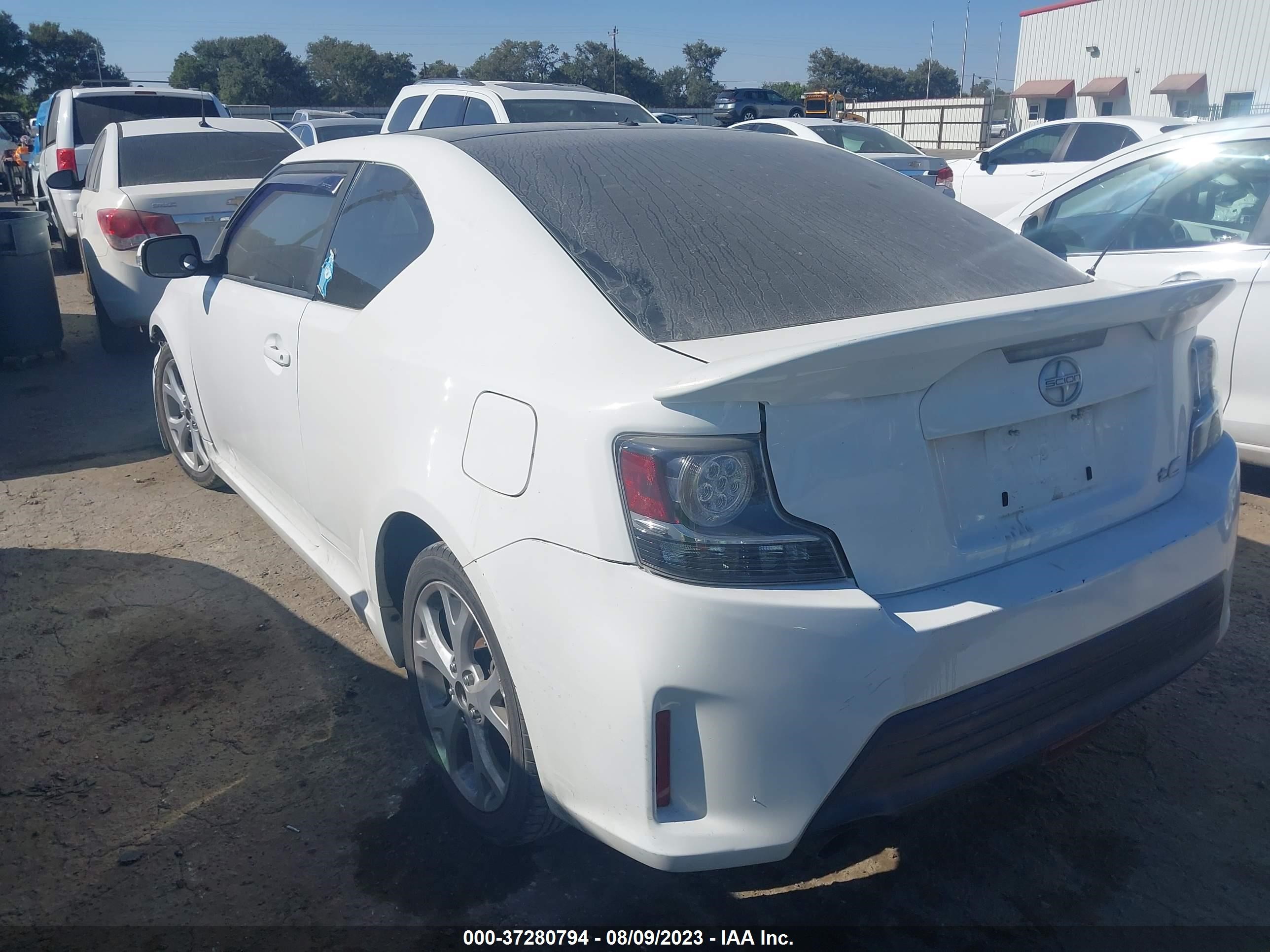 Photo 2 VIN: JTKJF5C76E3069816 - SCION TC 