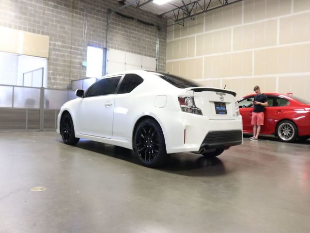 Photo 2 VIN: JTKJF5C76GJ017262 - SCION TC 