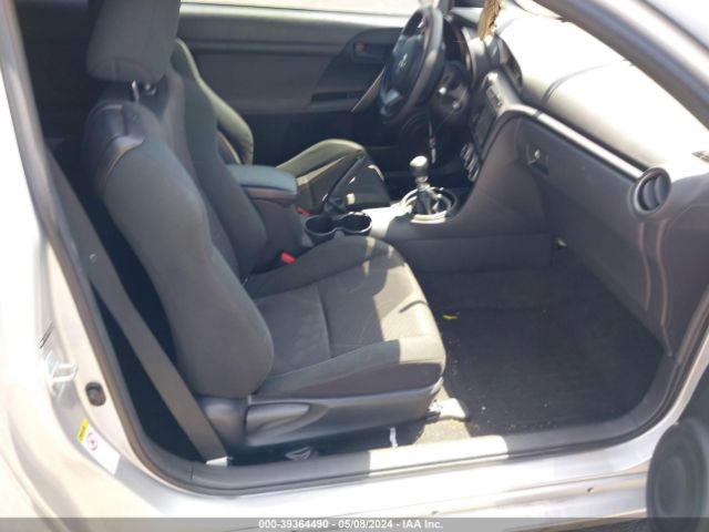 Photo 4 VIN: JTKJF5C77B3003299 - TOYOTA SCION TC 