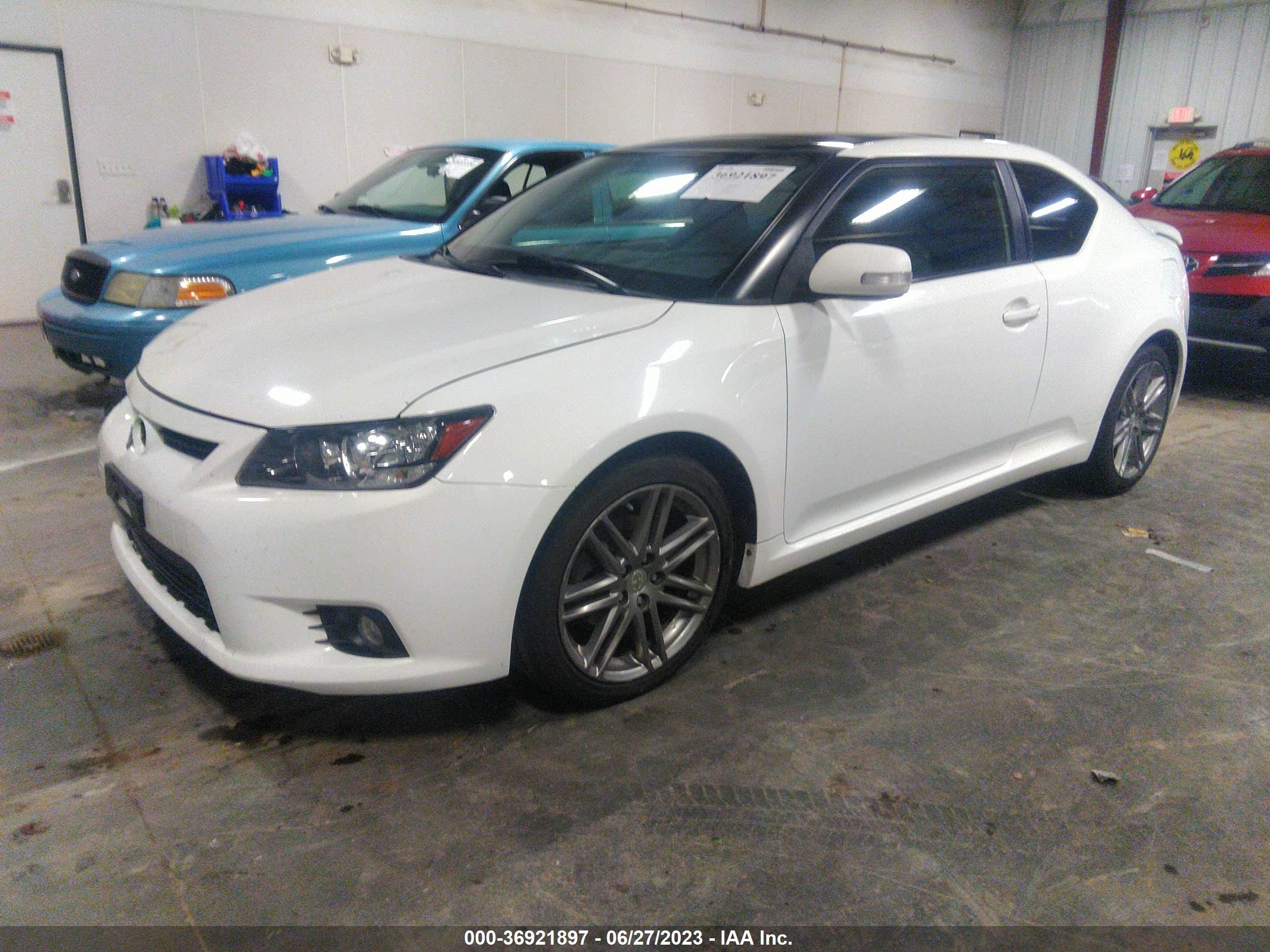 Photo 1 VIN: JTKJF5C77D3046253 - SCION TC 