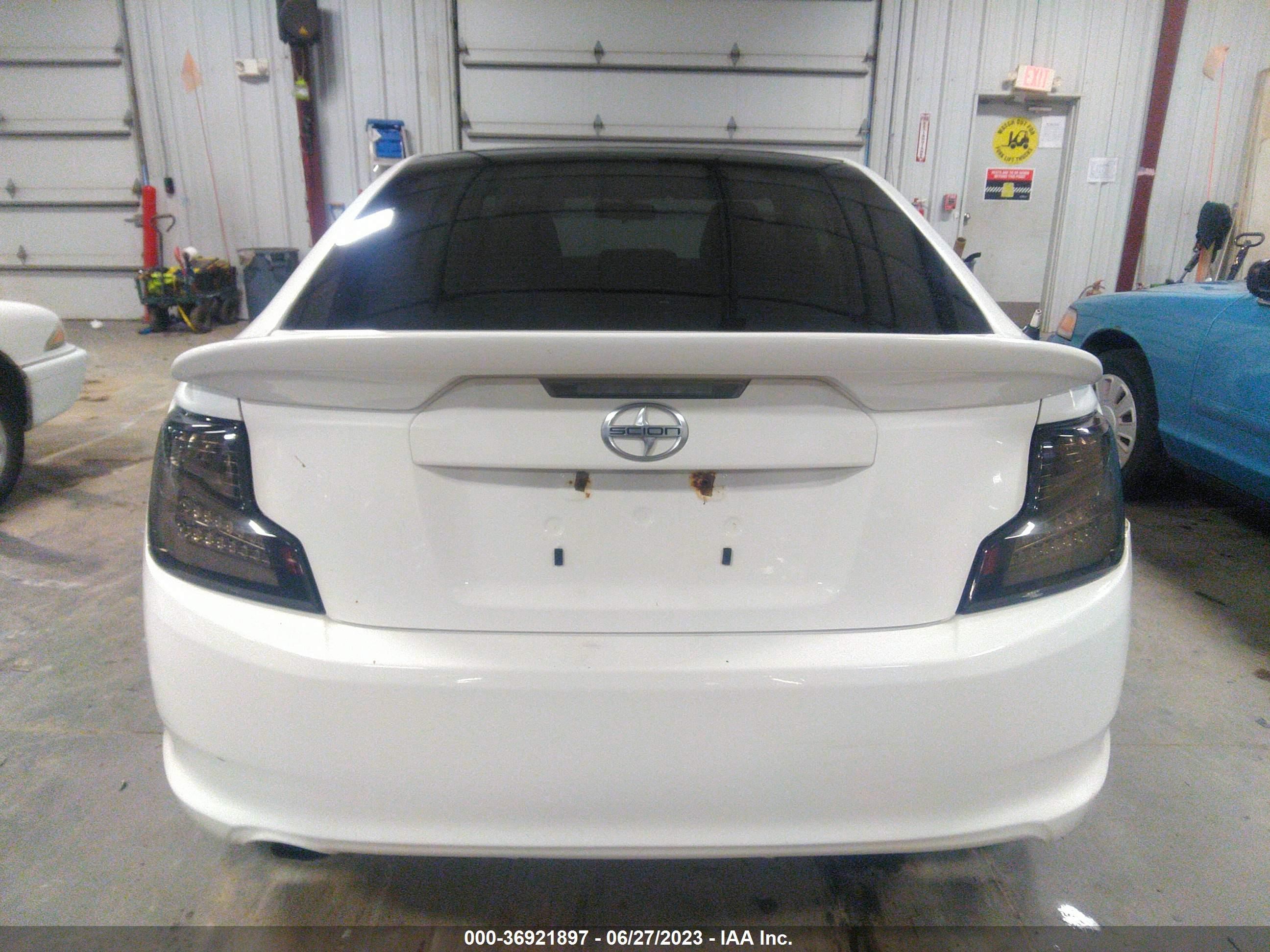 Photo 15 VIN: JTKJF5C77D3046253 - SCION TC 