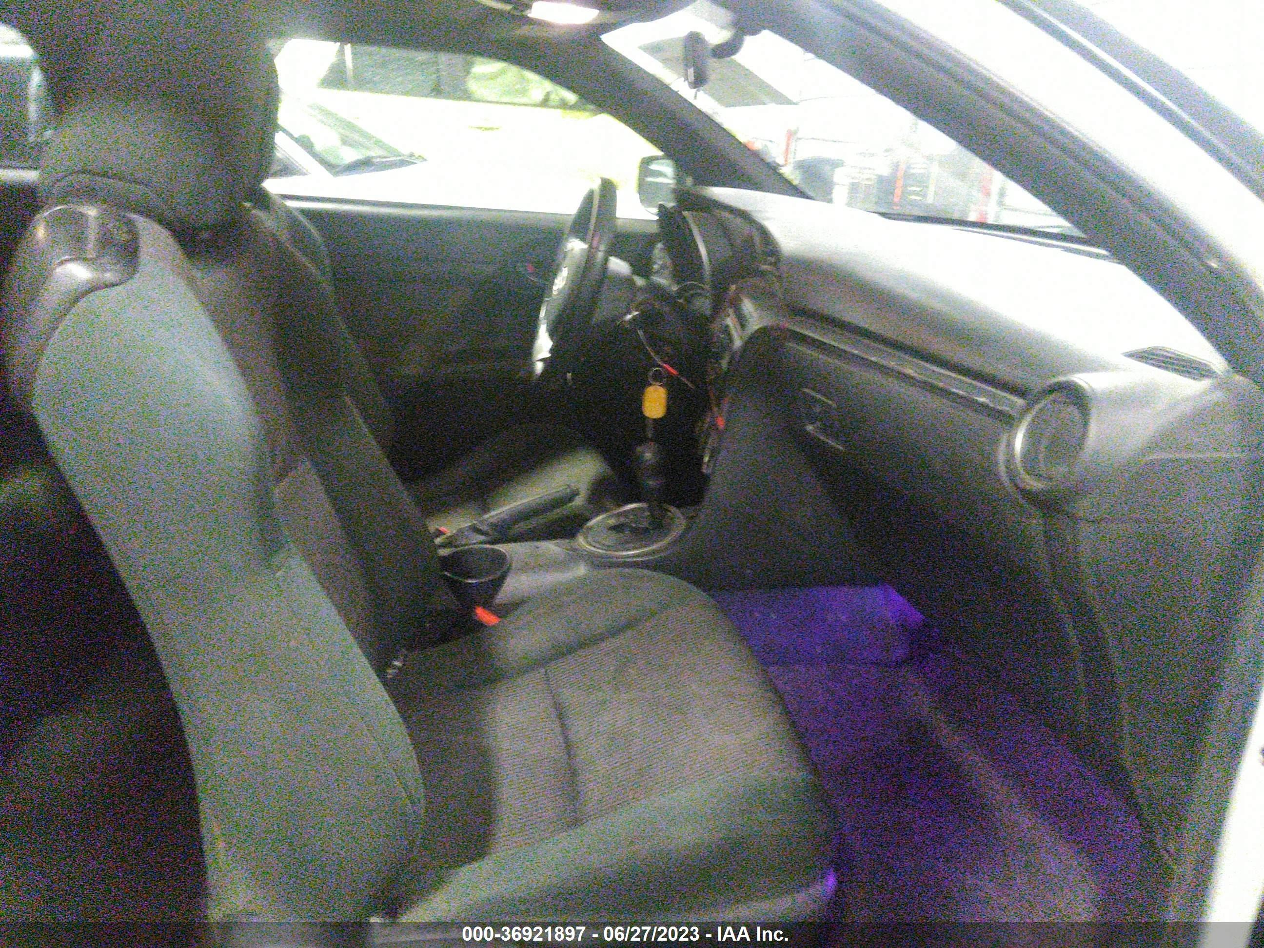 Photo 4 VIN: JTKJF5C77D3046253 - SCION TC 