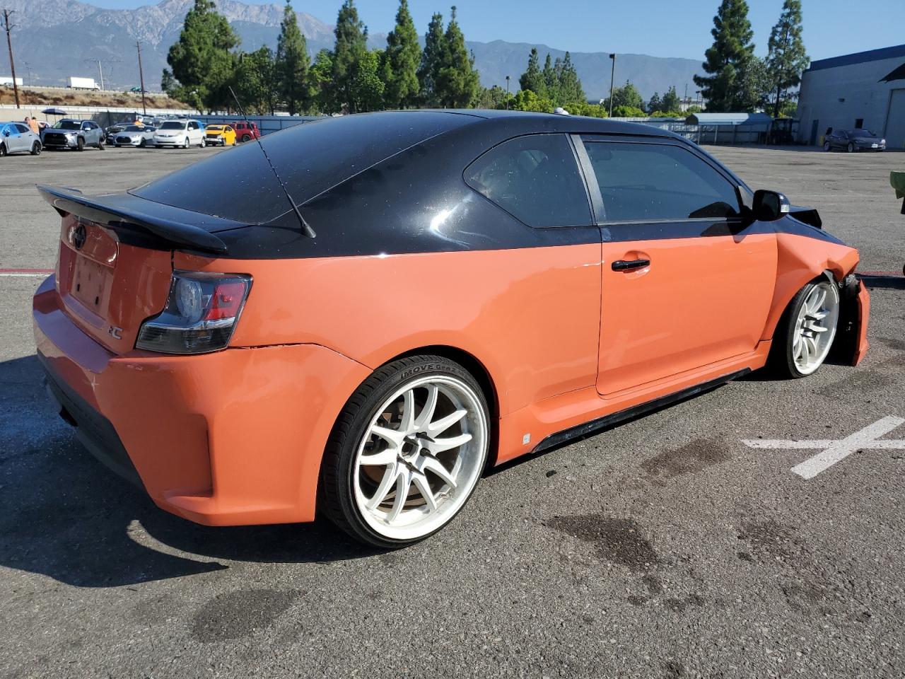 Photo 2 VIN: JTKJF5C77FJ007581 - SCION TC 