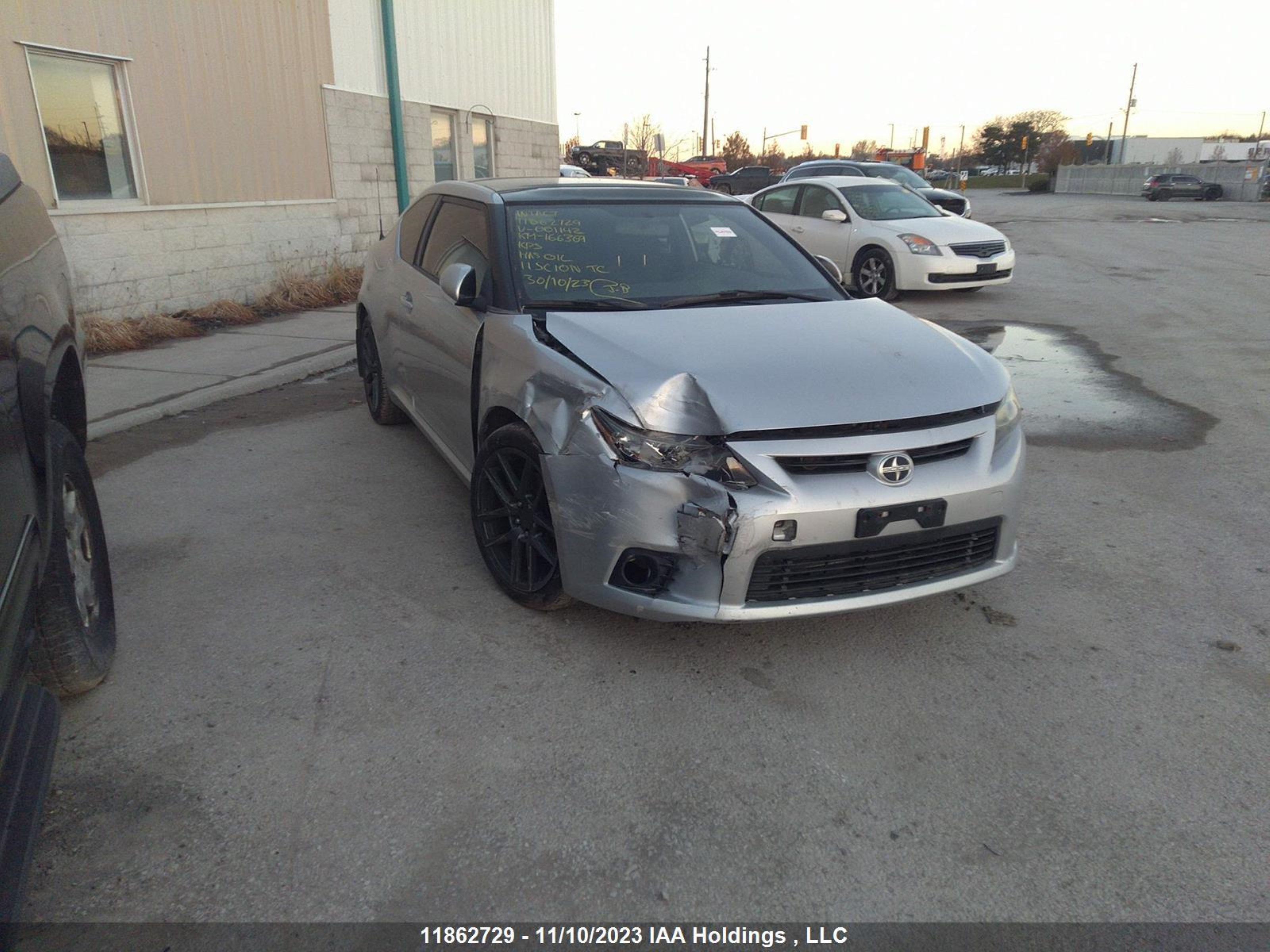 Photo 0 VIN: JTKJF5C78B3001142 - SCION TC 