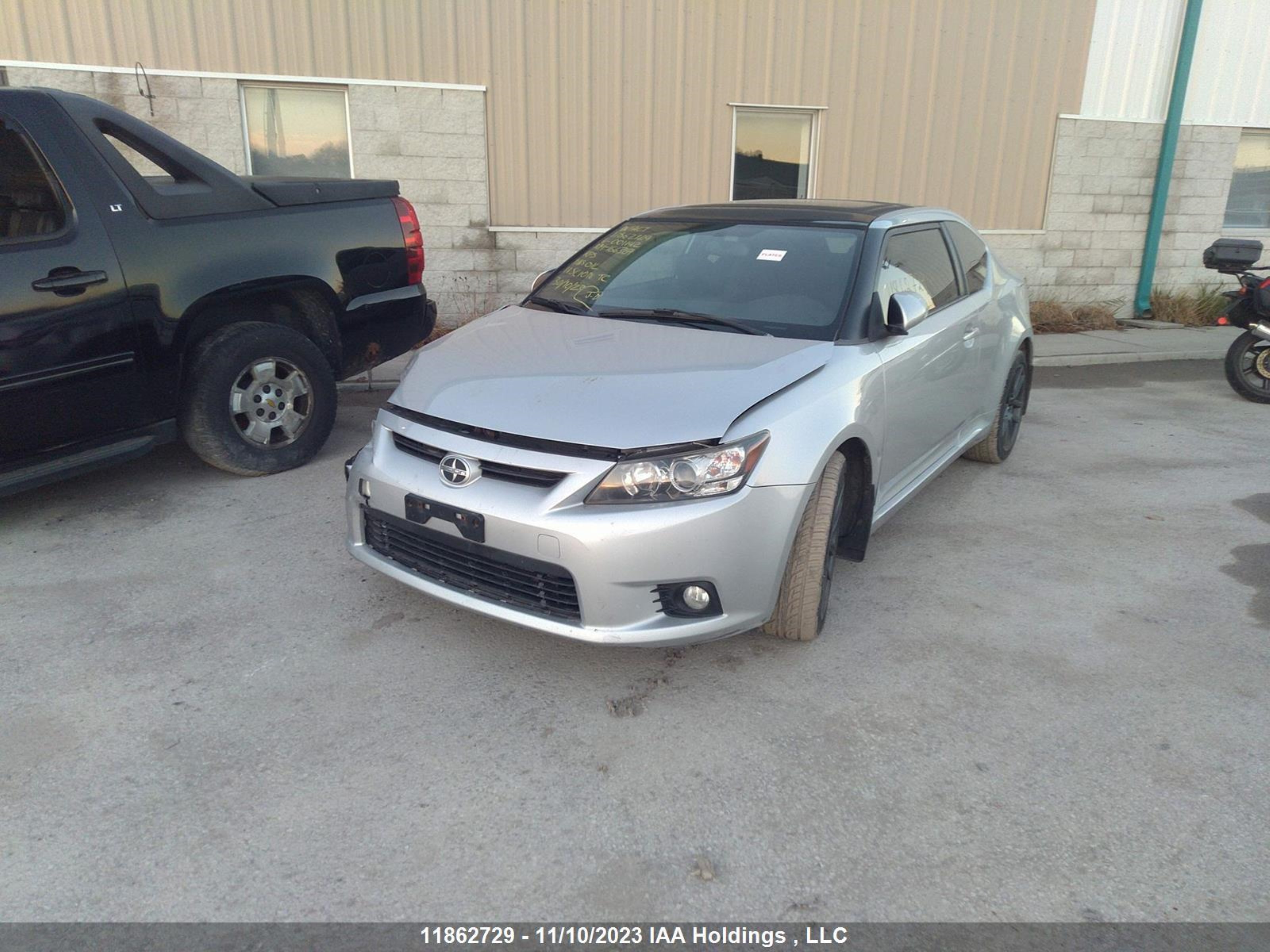 Photo 1 VIN: JTKJF5C78B3001142 - SCION TC 