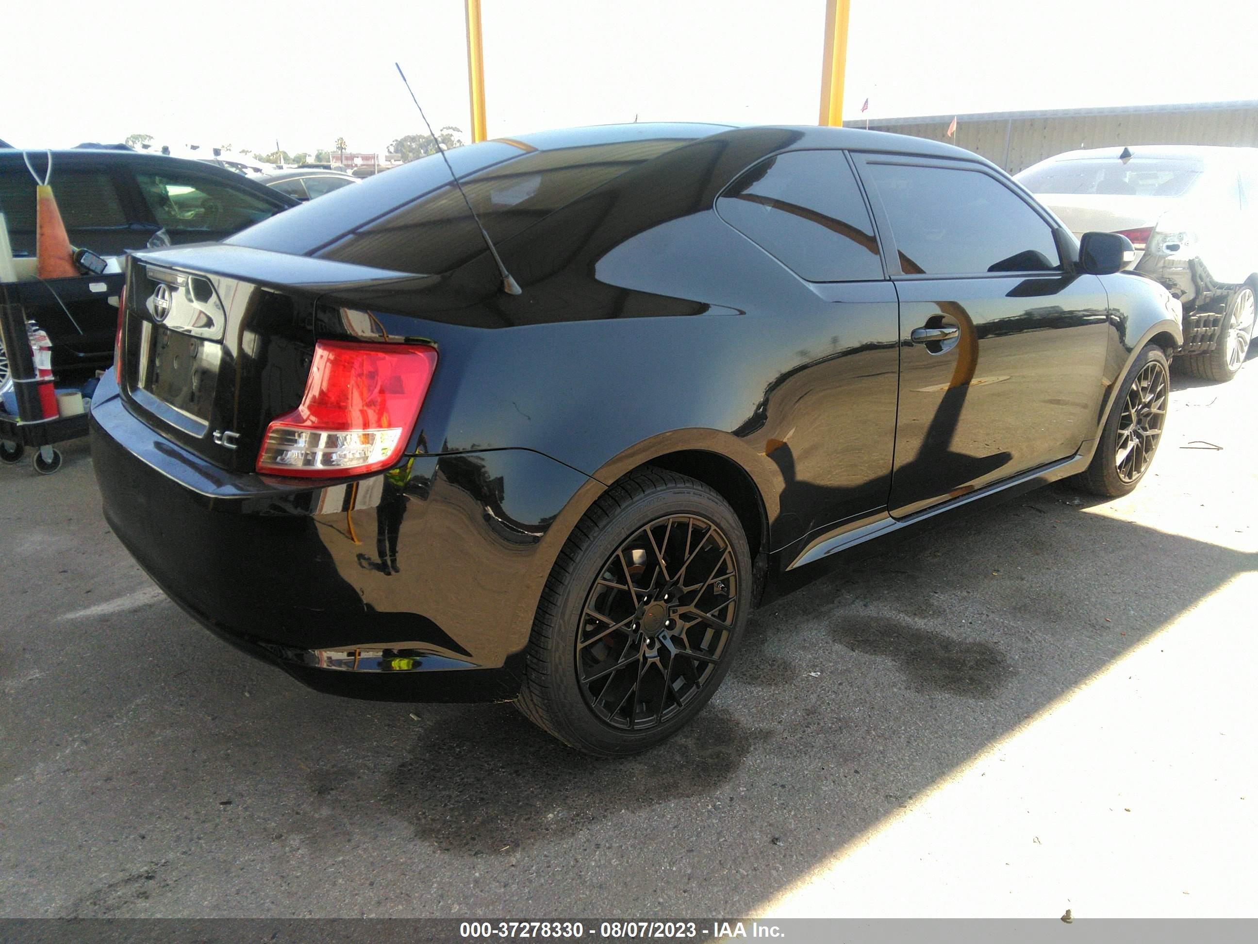 Photo 3 VIN: JTKJF5C78D3055057 - SCION TC 