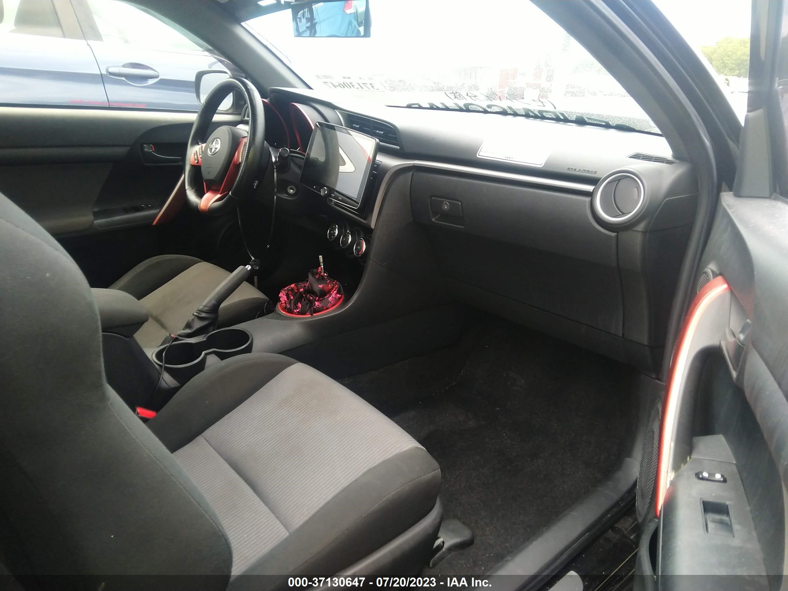 Photo 4 VIN: JTKJF5C78E3074449 - SCION TC 