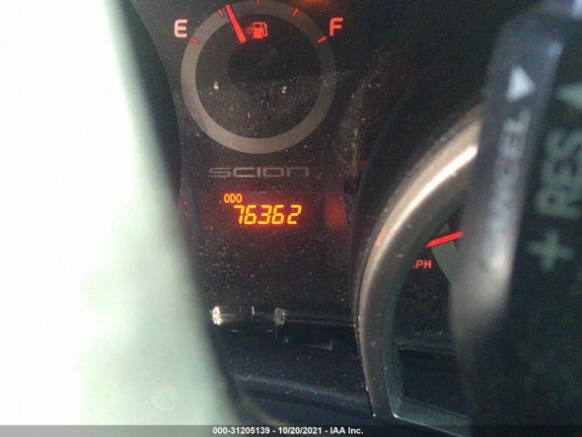 Photo 6 VIN: JTKJF5C79B3018872 - SCION TC 