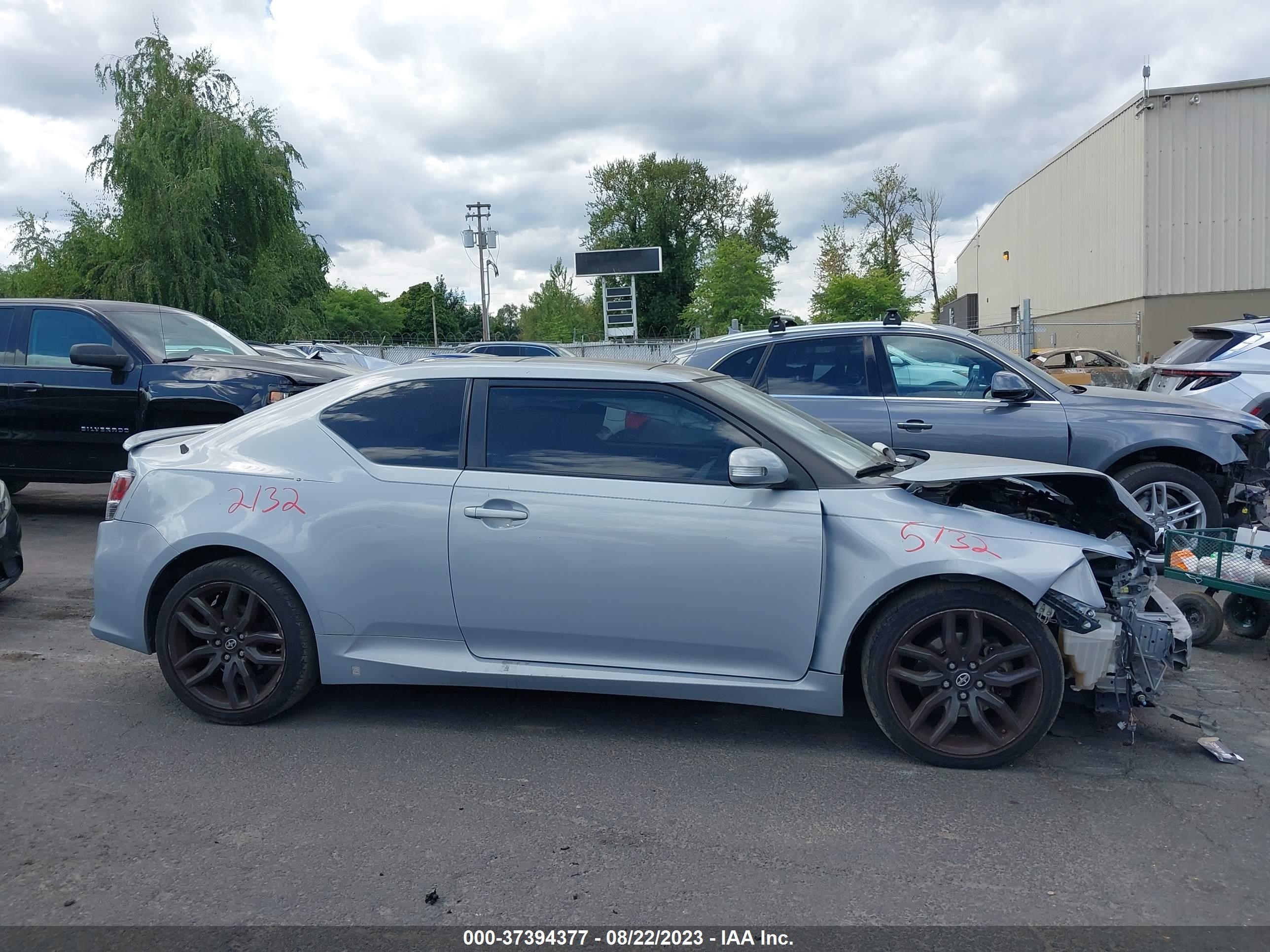 Photo 13 VIN: JTKJF5C79E3073844 - SCION TC 