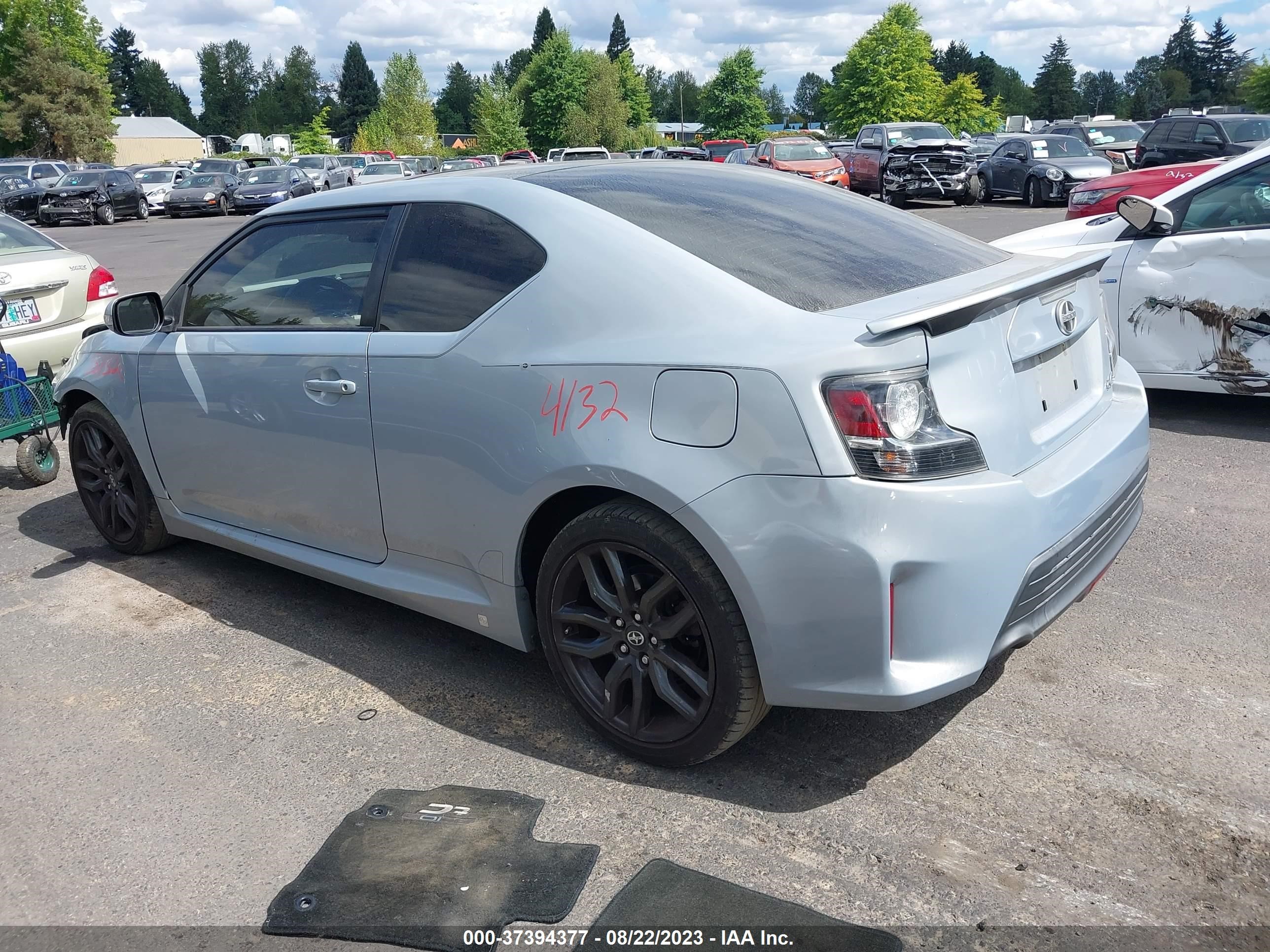 Photo 2 VIN: JTKJF5C79E3073844 - SCION TC 