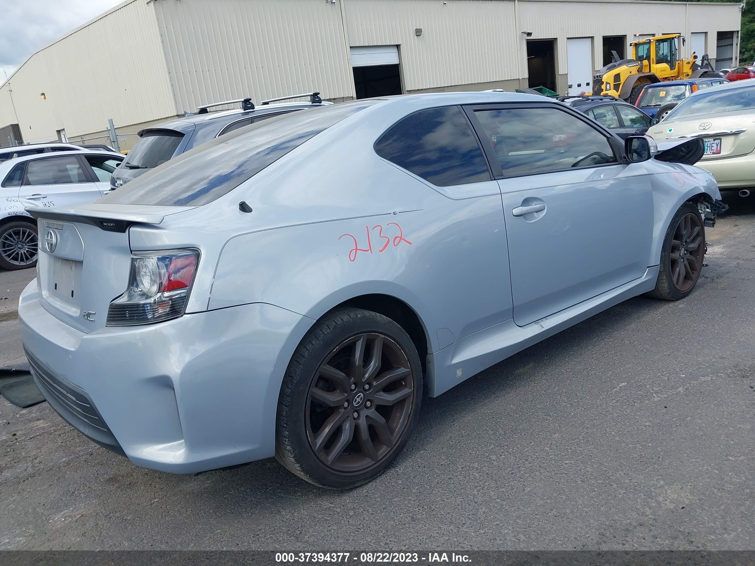 Photo 3 VIN: JTKJF5C79E3073844 - SCION TC 