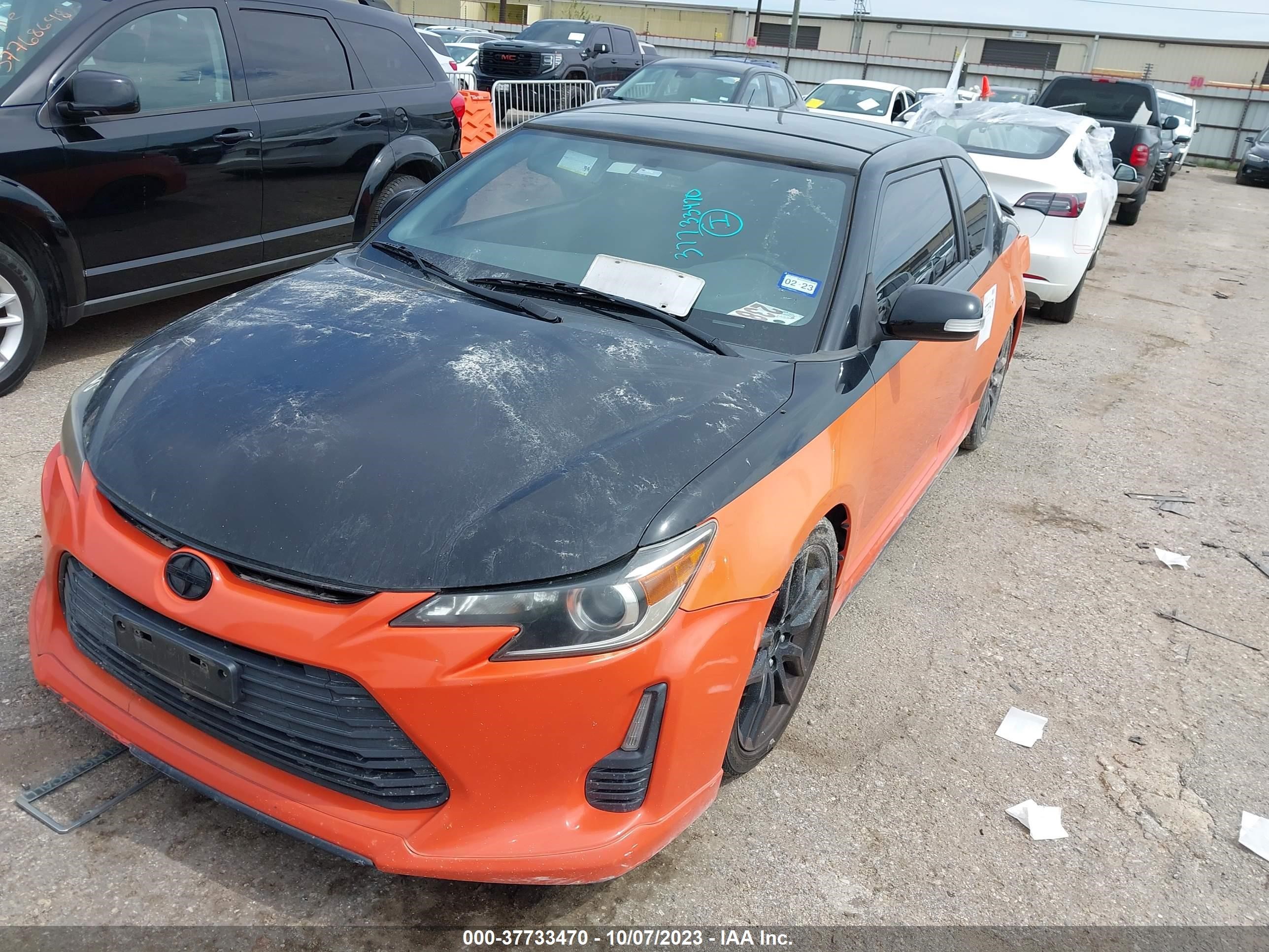 Photo 1 VIN: JTKJF5C79FJ008506 - SCION TC 