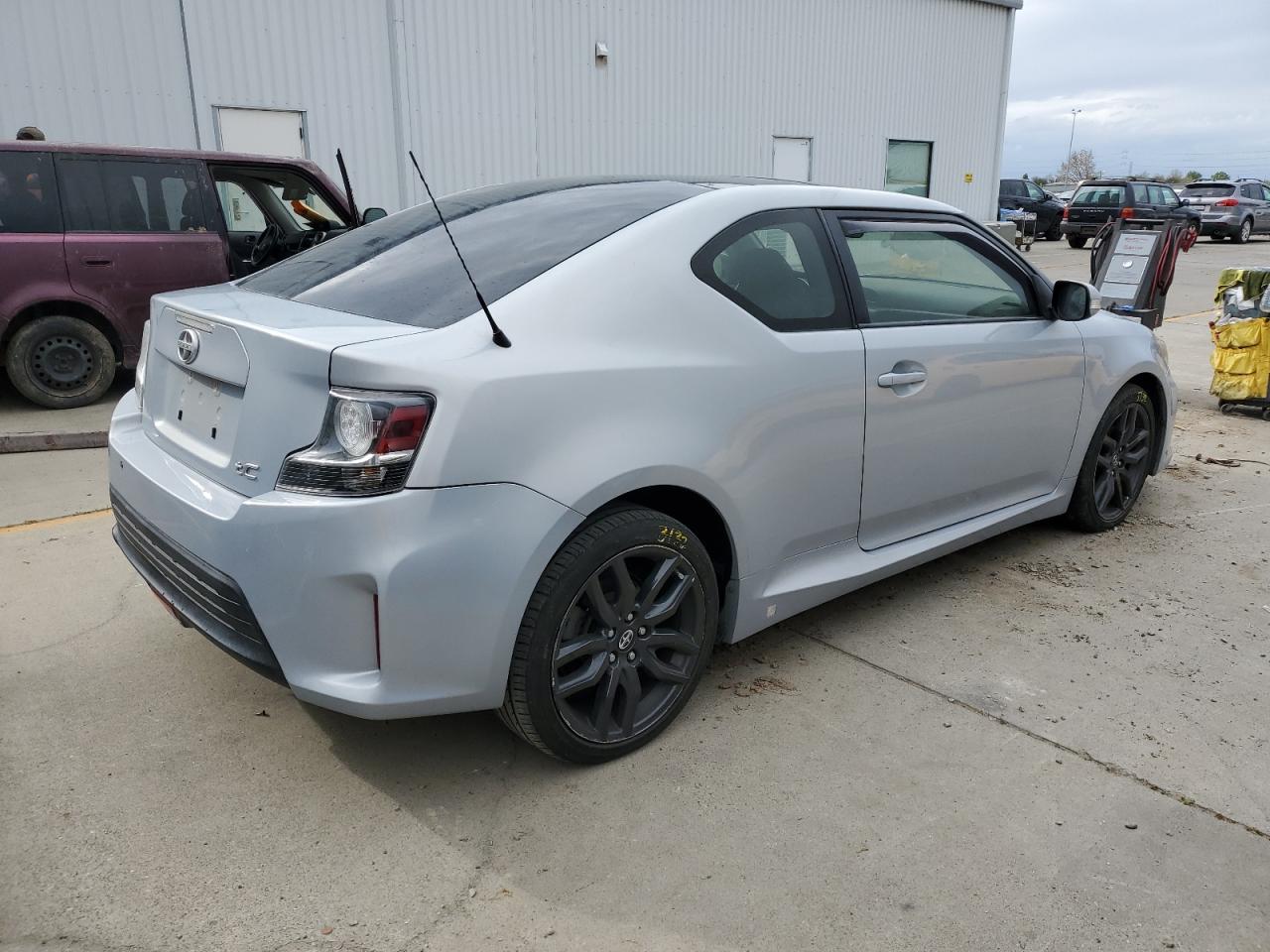 Photo 2 VIN: JTKJF5C7XE3068846 - TOYOTA CAMRY 