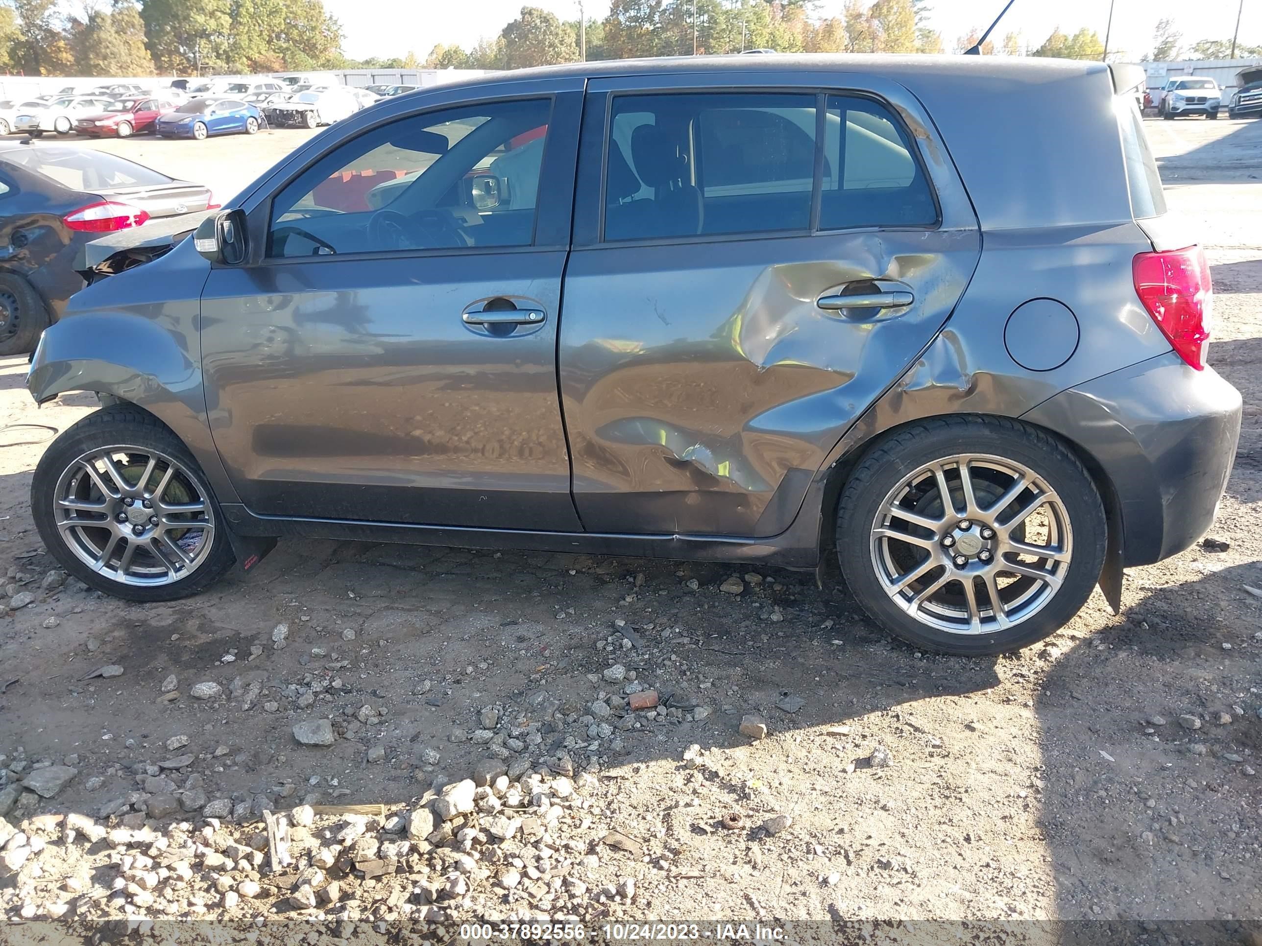 Photo 13 VIN: JTKKU10408J004313 - SCION XD 