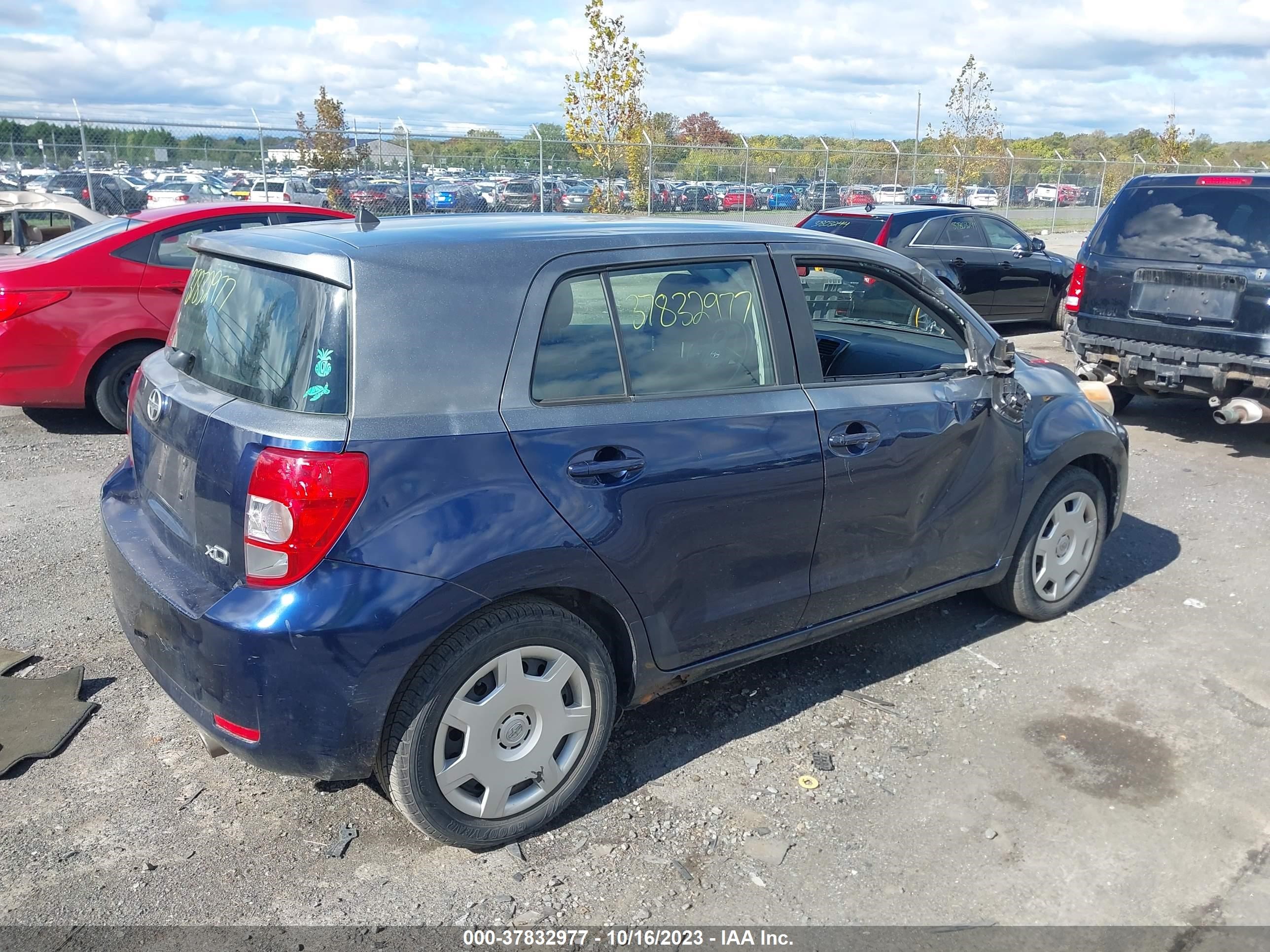 Photo 3 VIN: JTKKU10409J045879 - SCION XD 