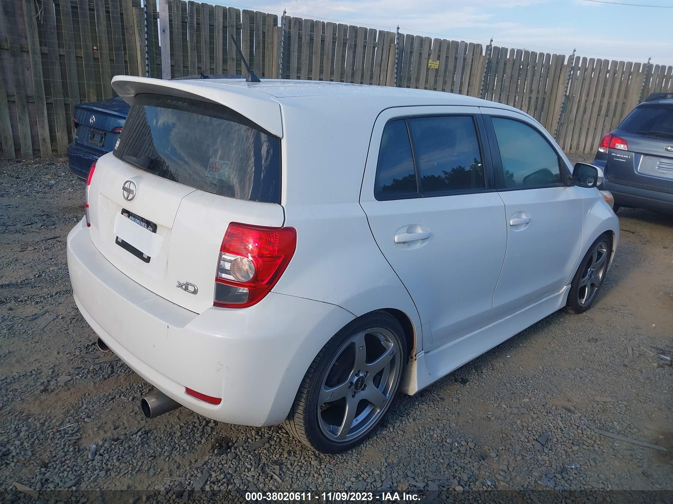 Photo 3 VIN: JTKKU10409J046174 - SCION XD 