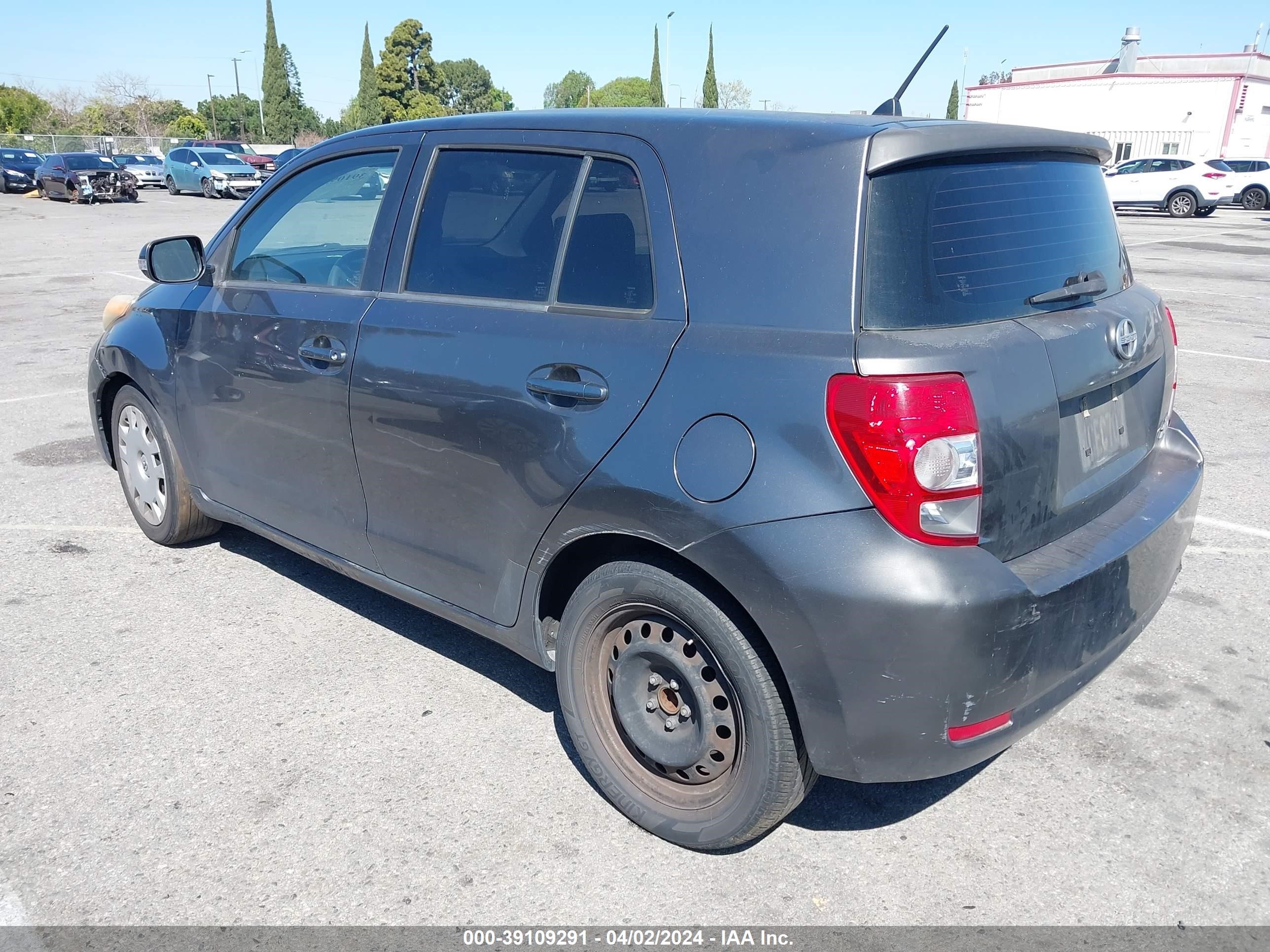 Photo 2 VIN: JTKKU10418J008953 - SCION XD 