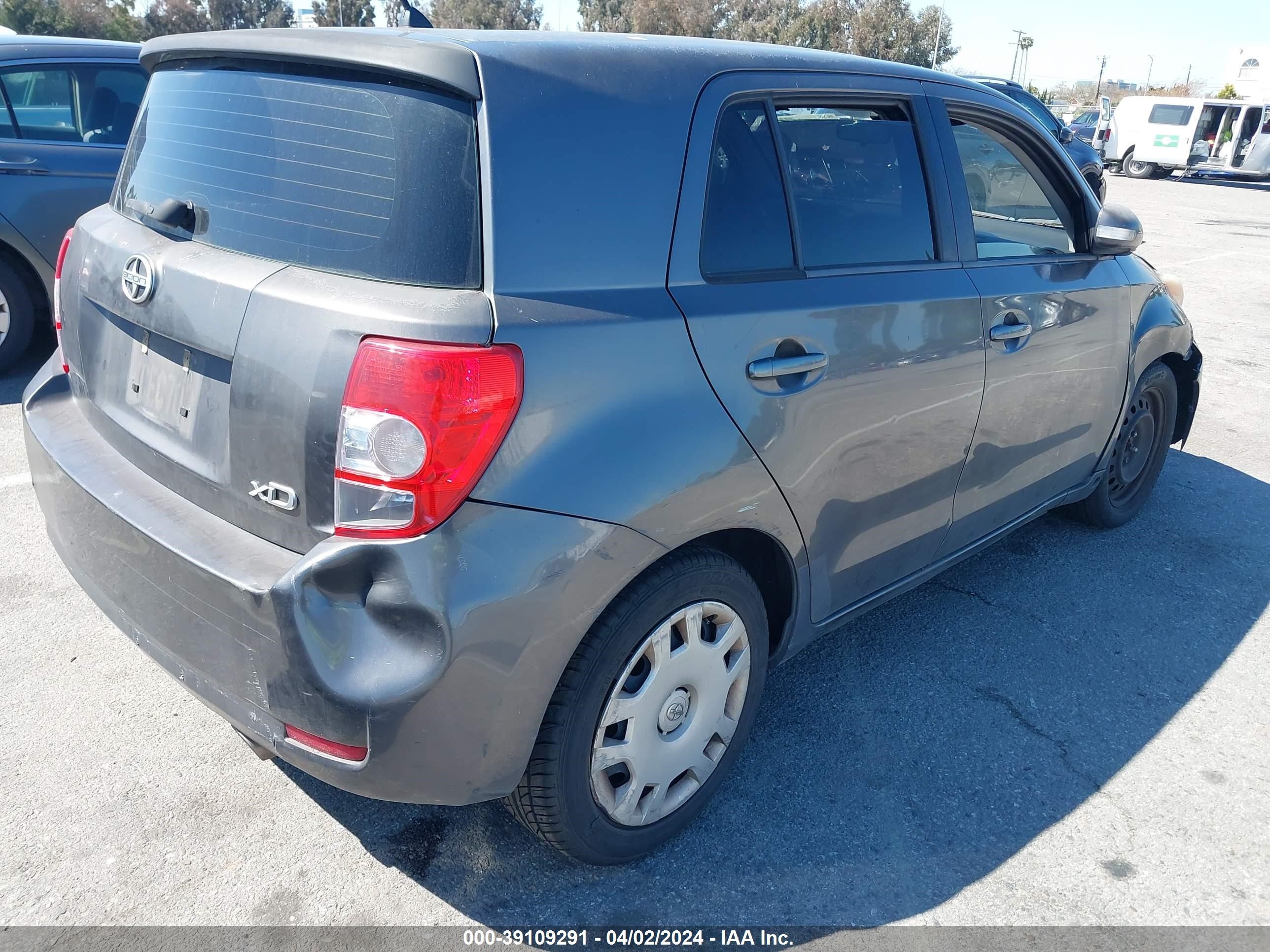 Photo 3 VIN: JTKKU10418J008953 - SCION XD 