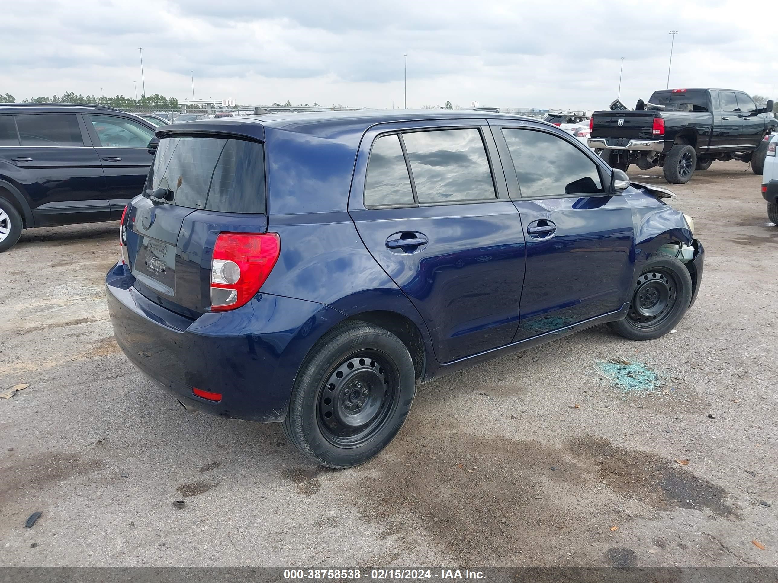 Photo 3 VIN: JTKKU10418J024702 - SCION XD 