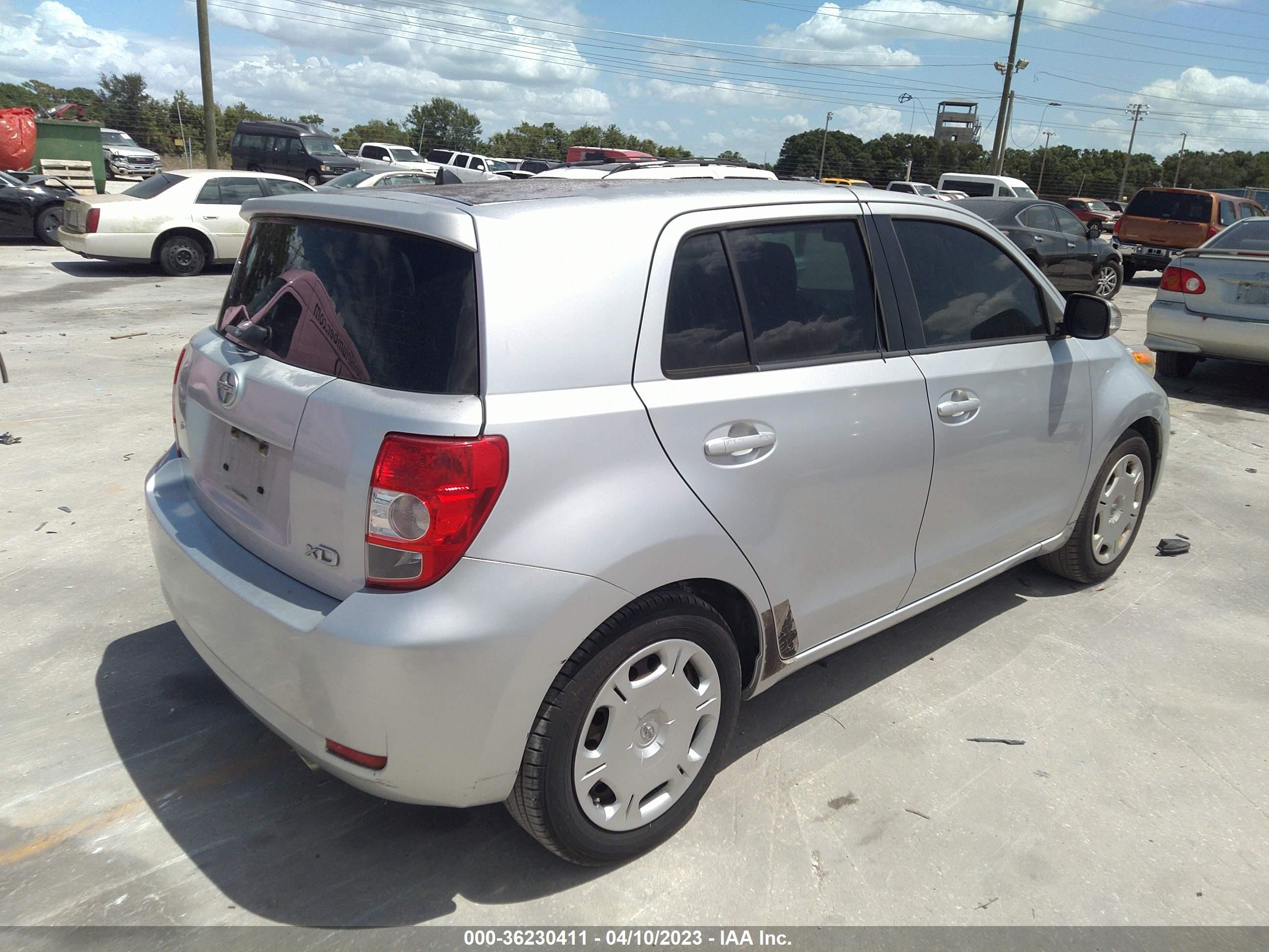 Photo 3 VIN: JTKKU10418J031990 - SCION XD 