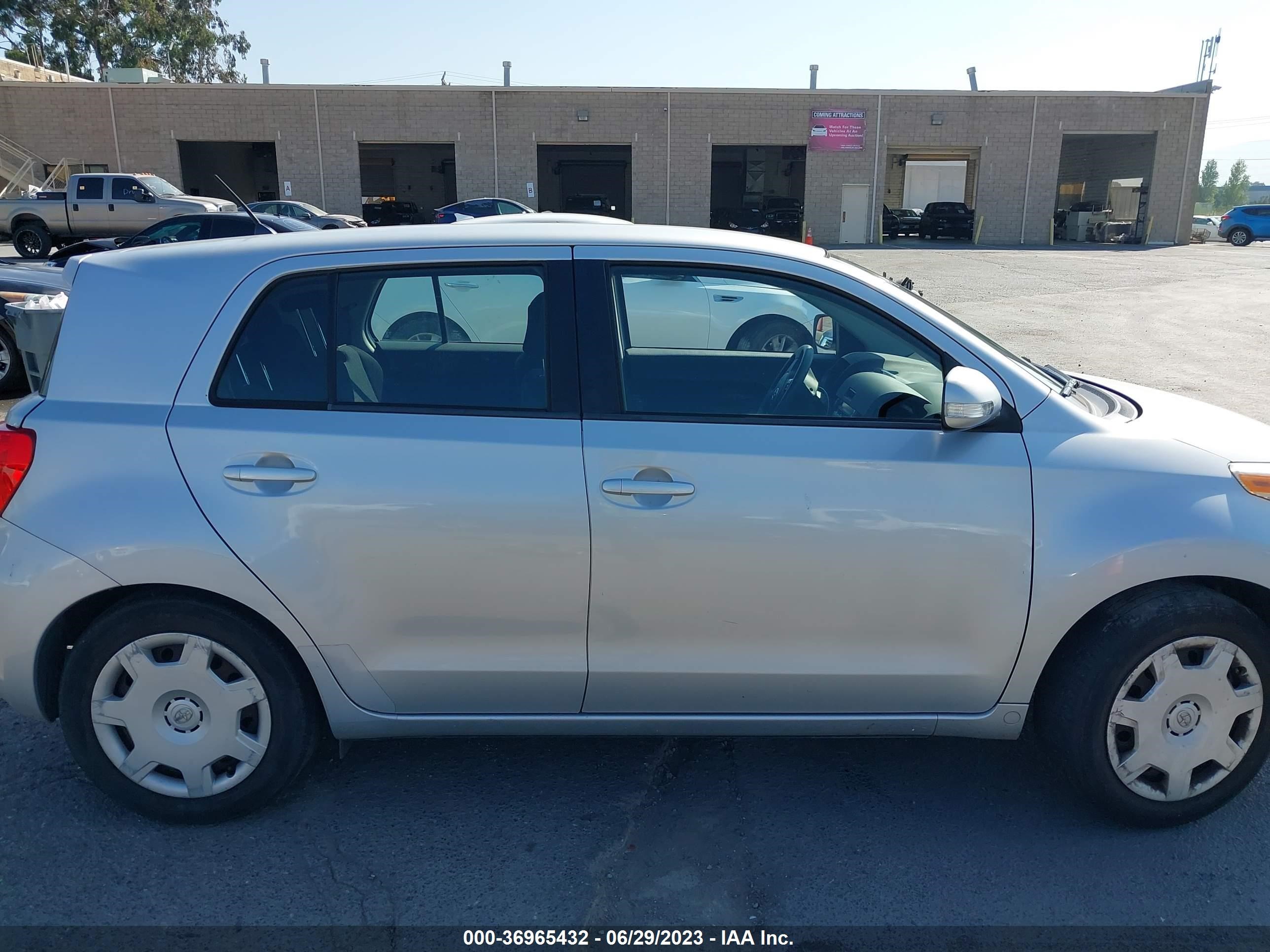 Photo 12 VIN: JTKKU10428J015524 - SCION XD 