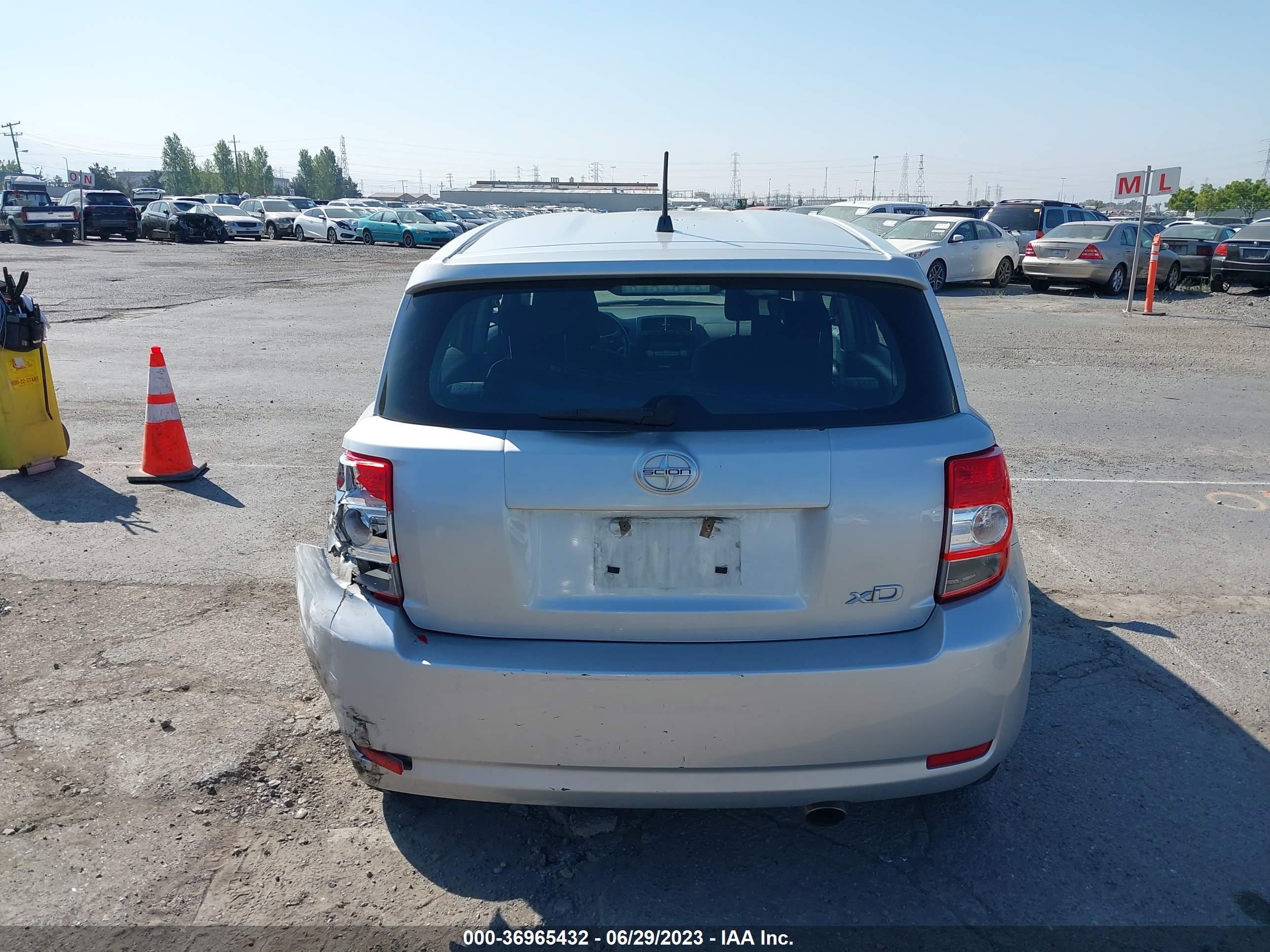 Photo 15 VIN: JTKKU10428J015524 - SCION XD 