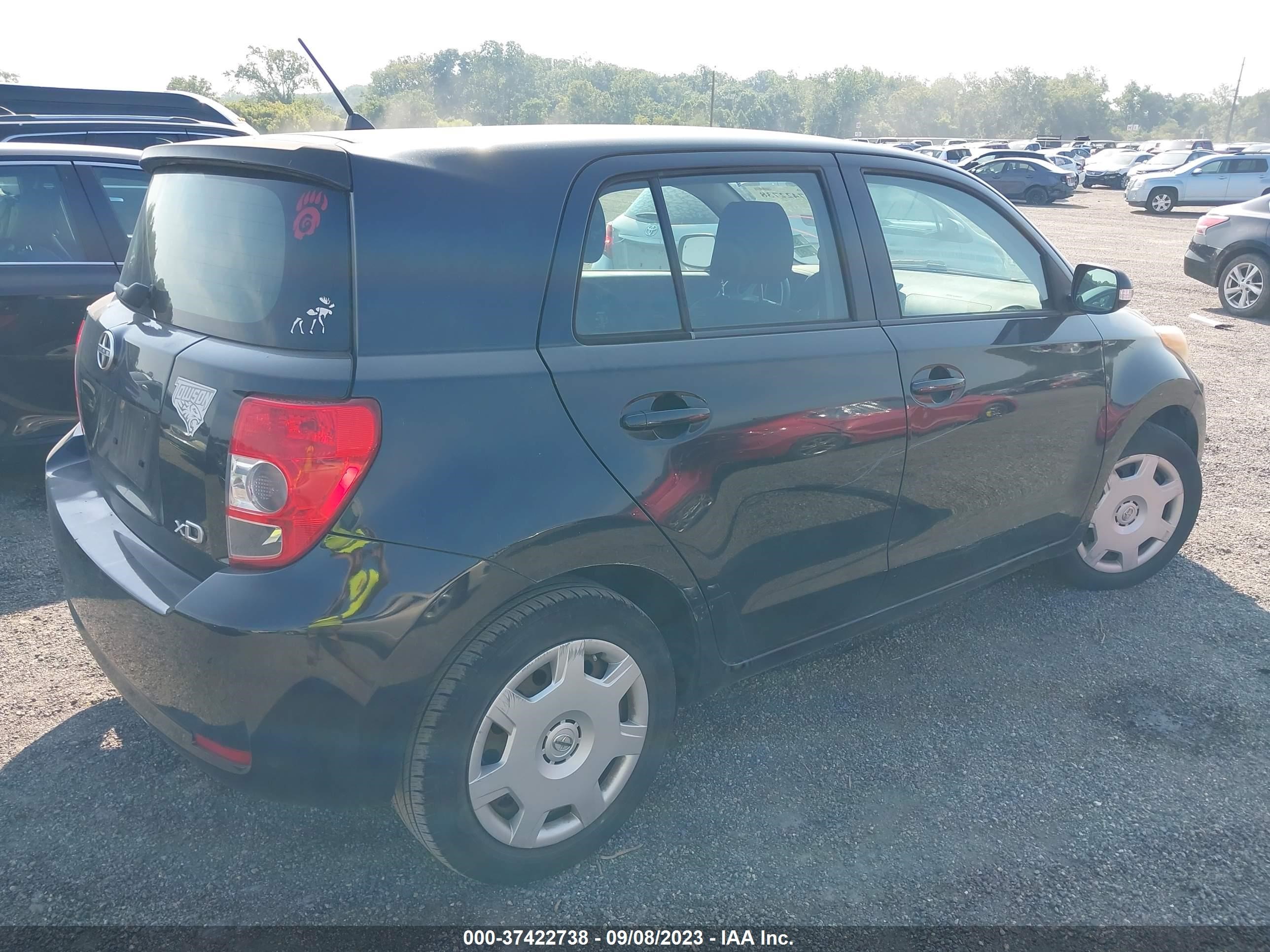 Photo 3 VIN: JTKKU10438J009358 - SCION XD 