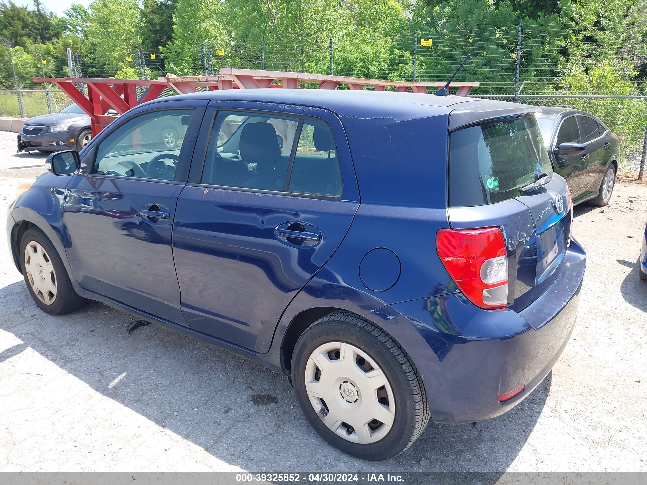 Photo 2 VIN: JTKKU10439J047710 - SCION XD 