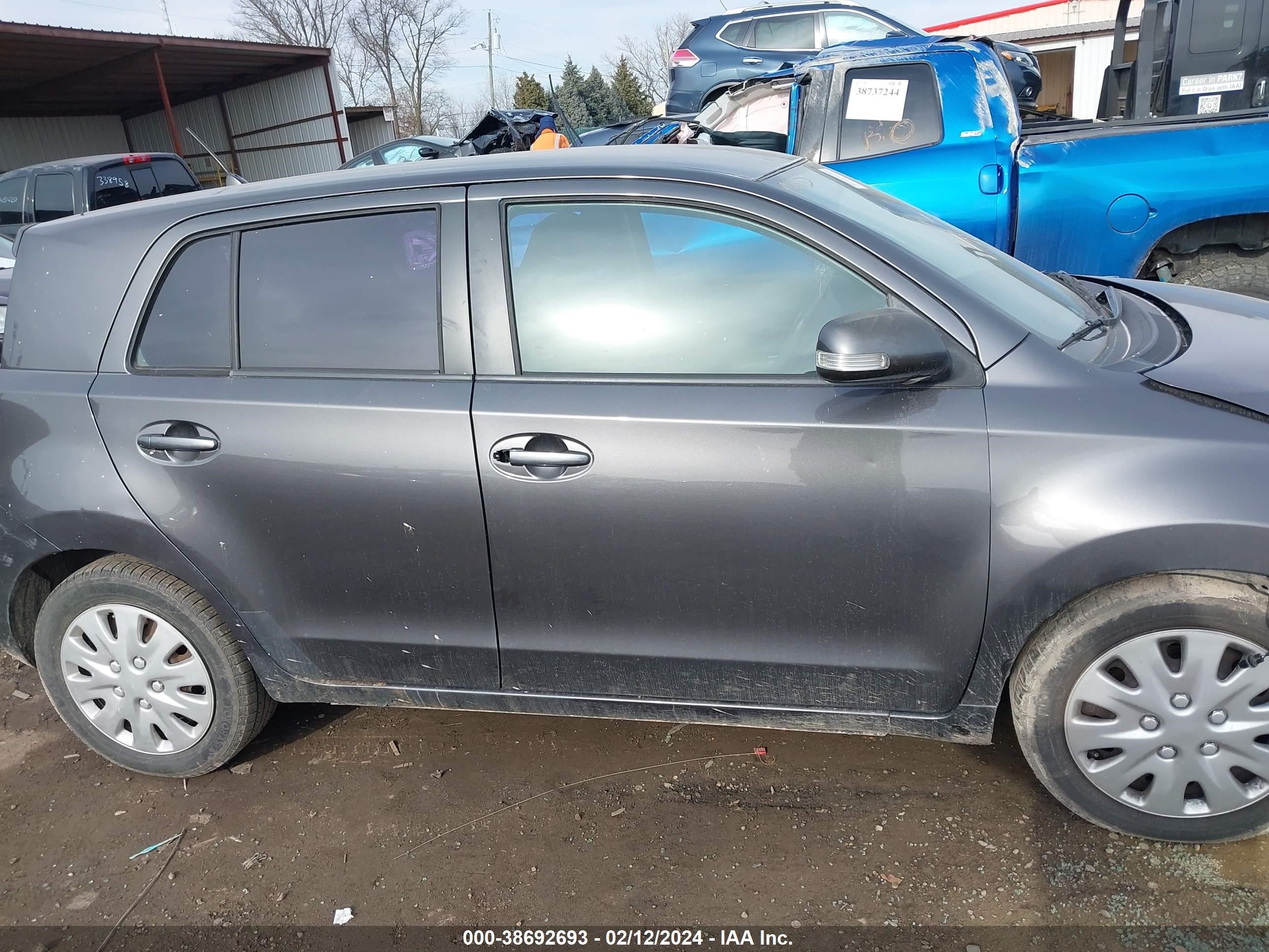 Photo 13 VIN: JTKKU10448J018487 - SCION XD 