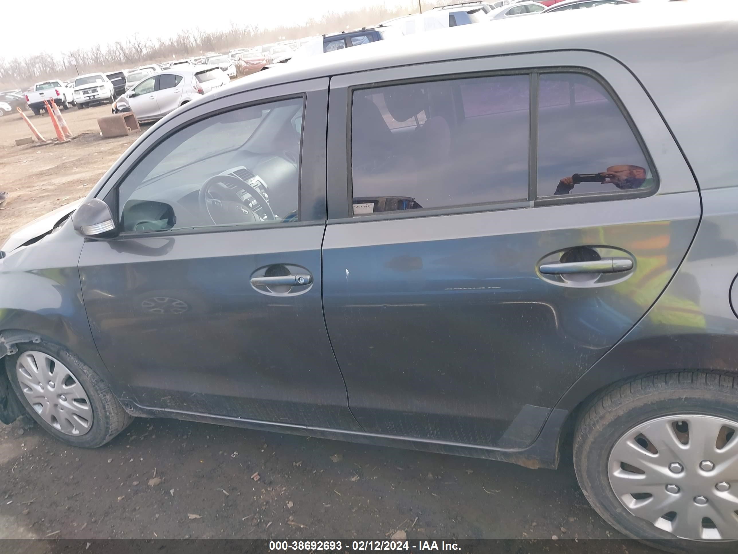 Photo 14 VIN: JTKKU10448J018487 - SCION XD 