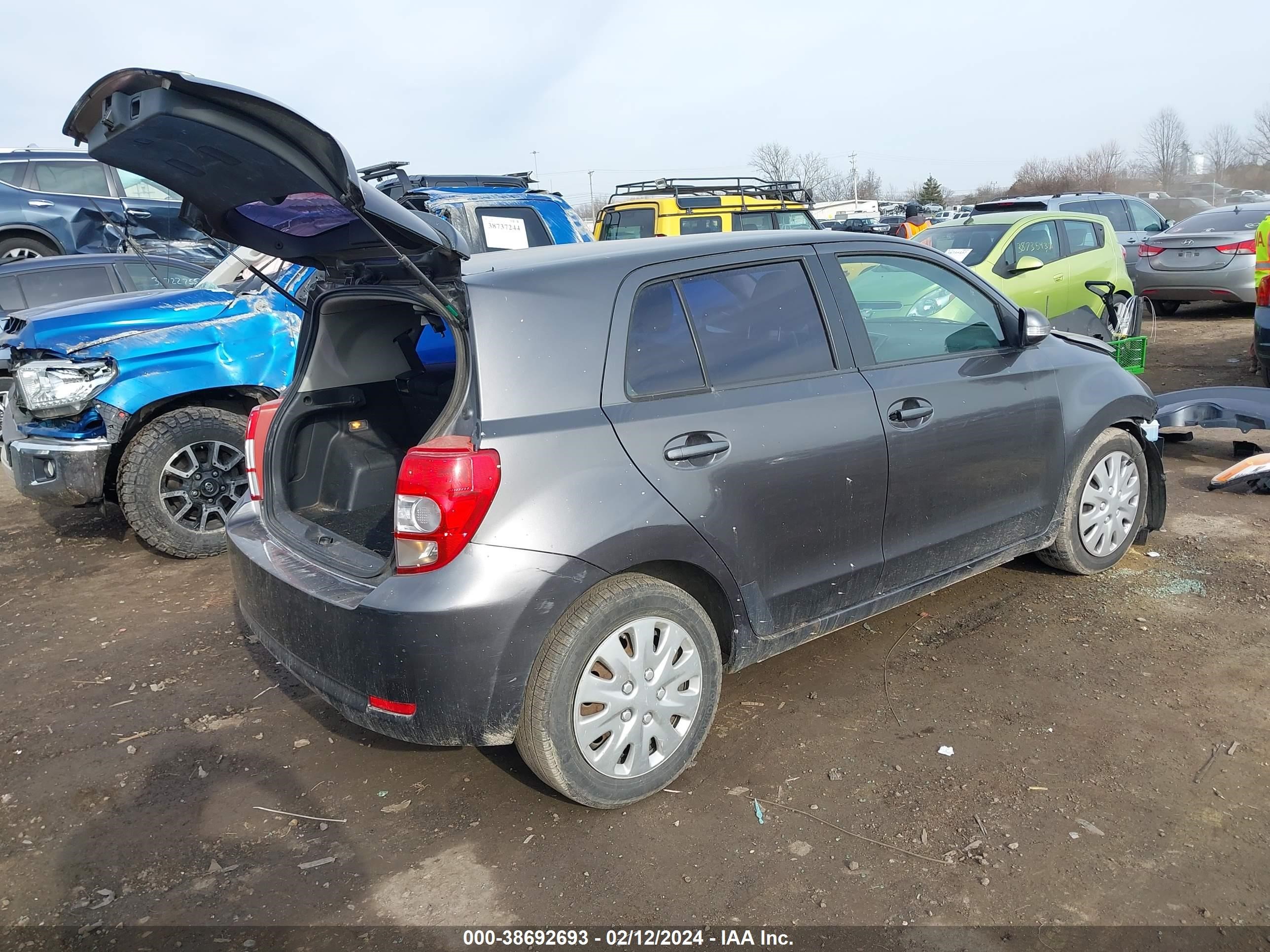 Photo 3 VIN: JTKKU10448J018487 - SCION XD 