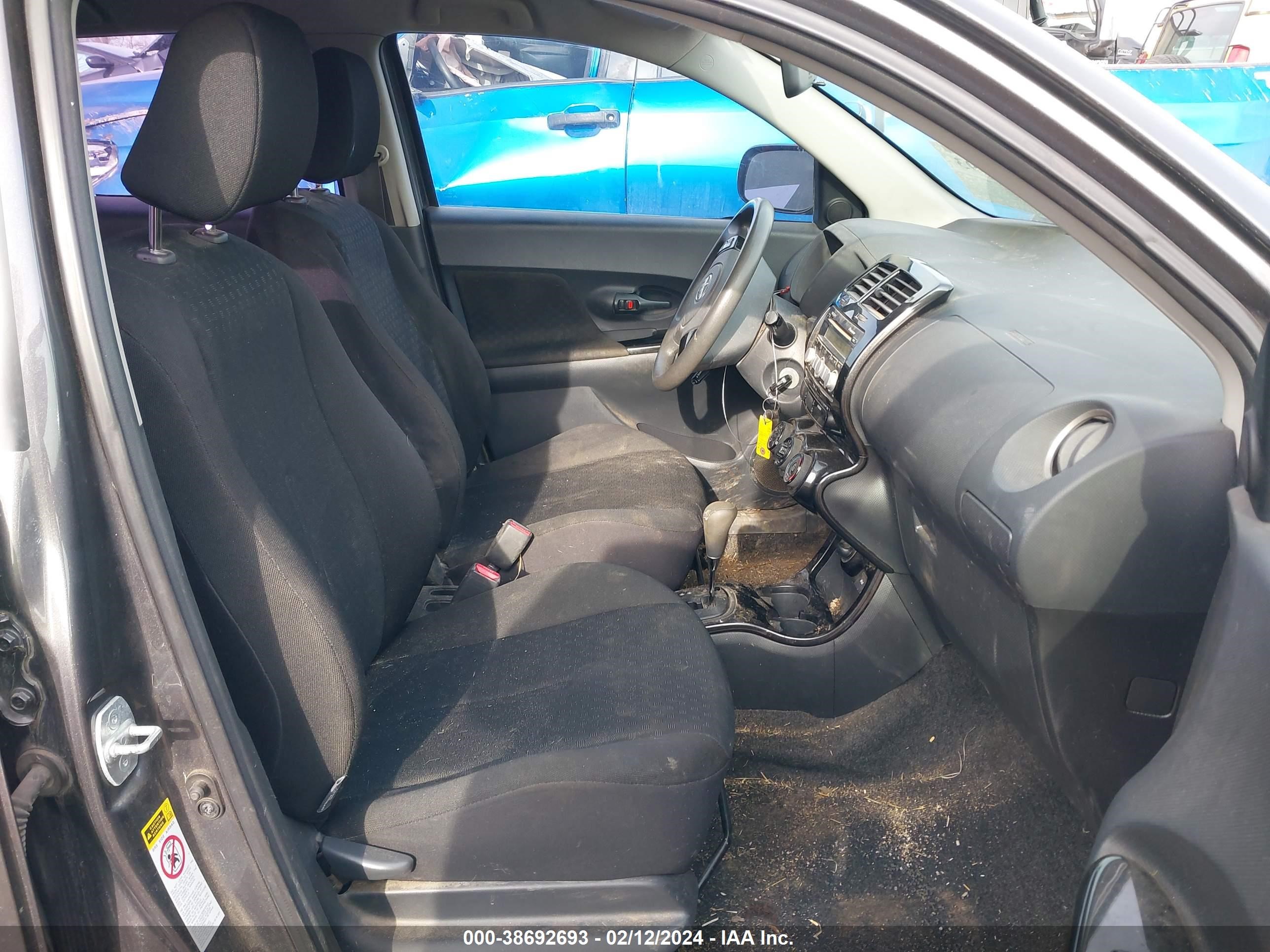 Photo 4 VIN: JTKKU10448J018487 - SCION XD 