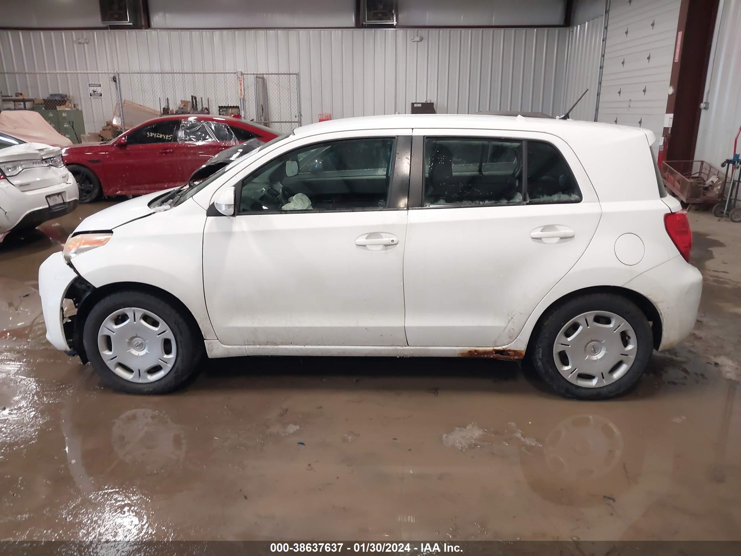 Photo 13 VIN: JTKKU10448J020806 - SCION XD 