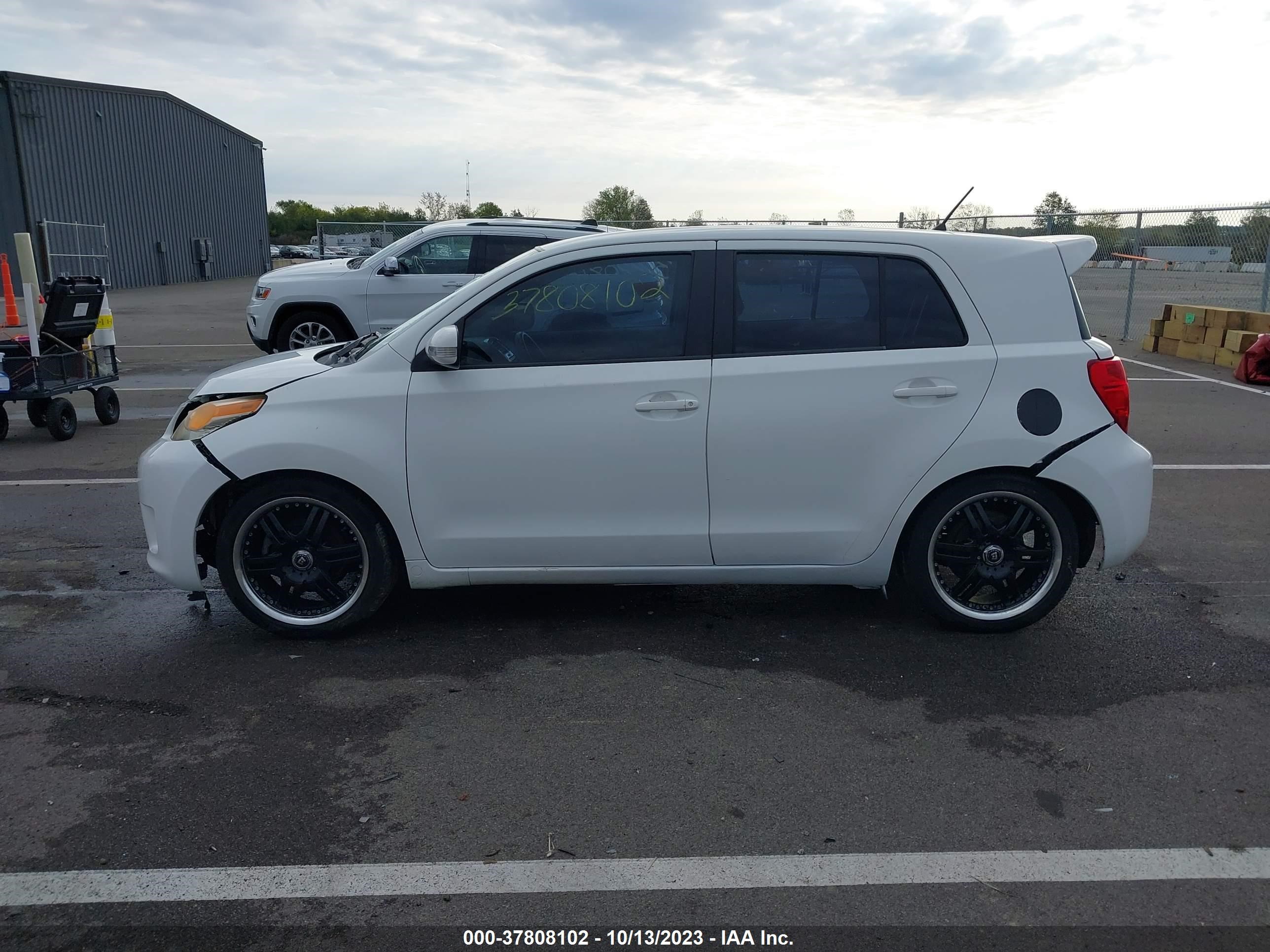 Photo 14 VIN: JTKKU10458J013377 - SCION XD 